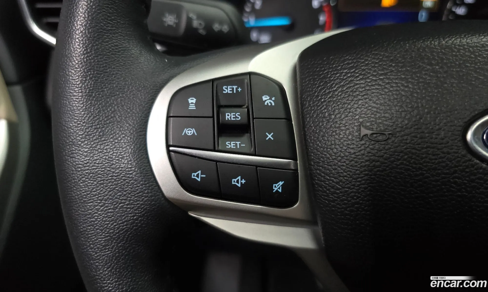Ford Explorer 6th Gen 2023 1FMSK8FH4PGB54934 — 17