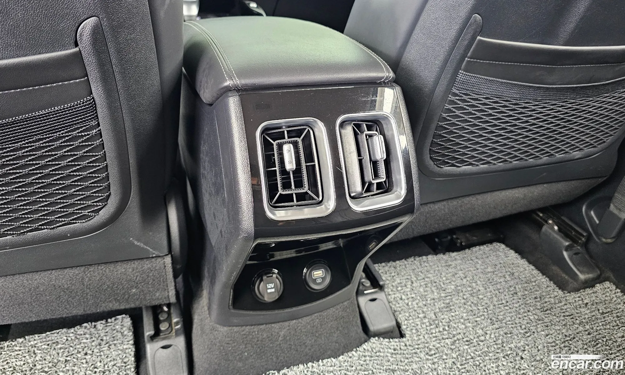Kia Sorento 2023 — 18