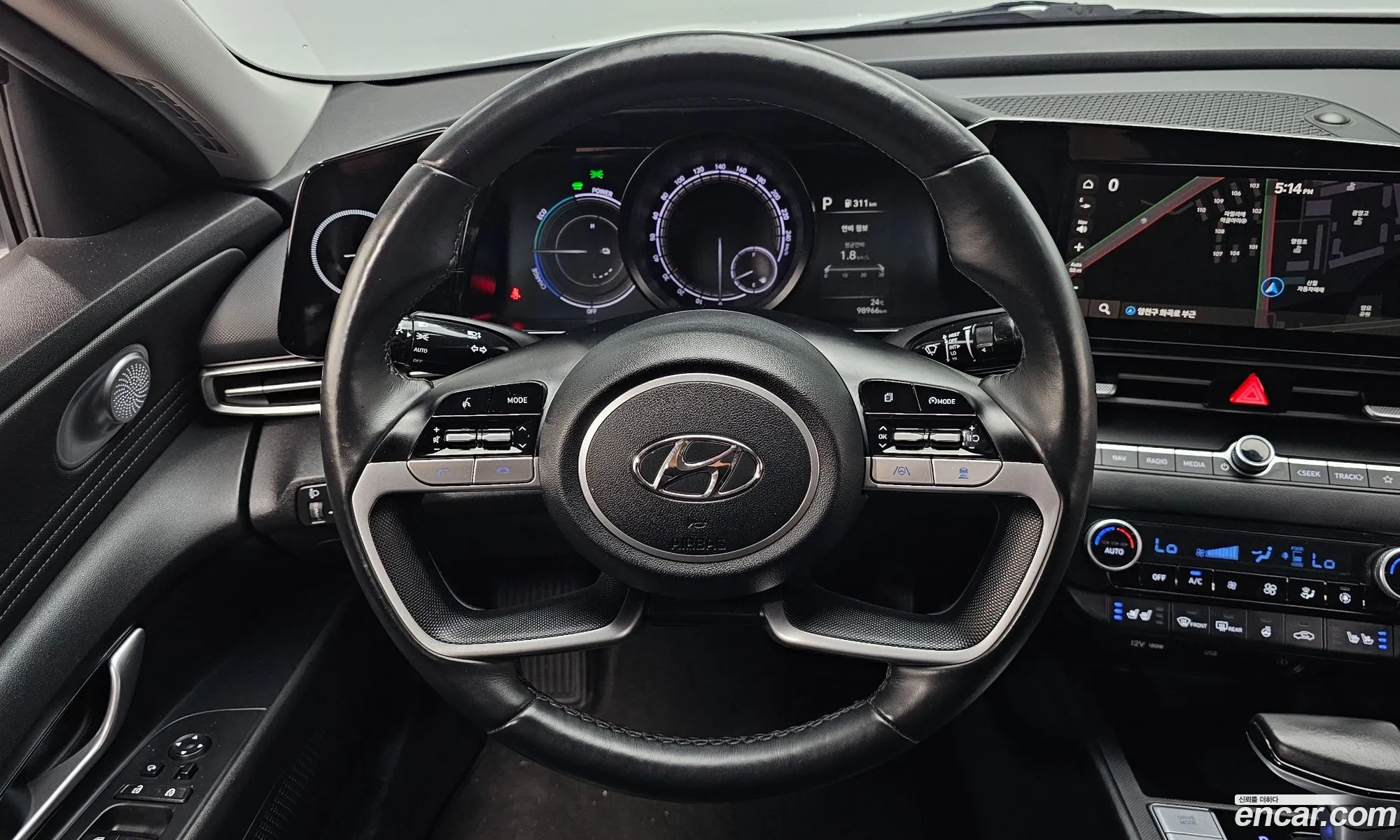 Hyundai Elantra Hybrid 2022 — 18