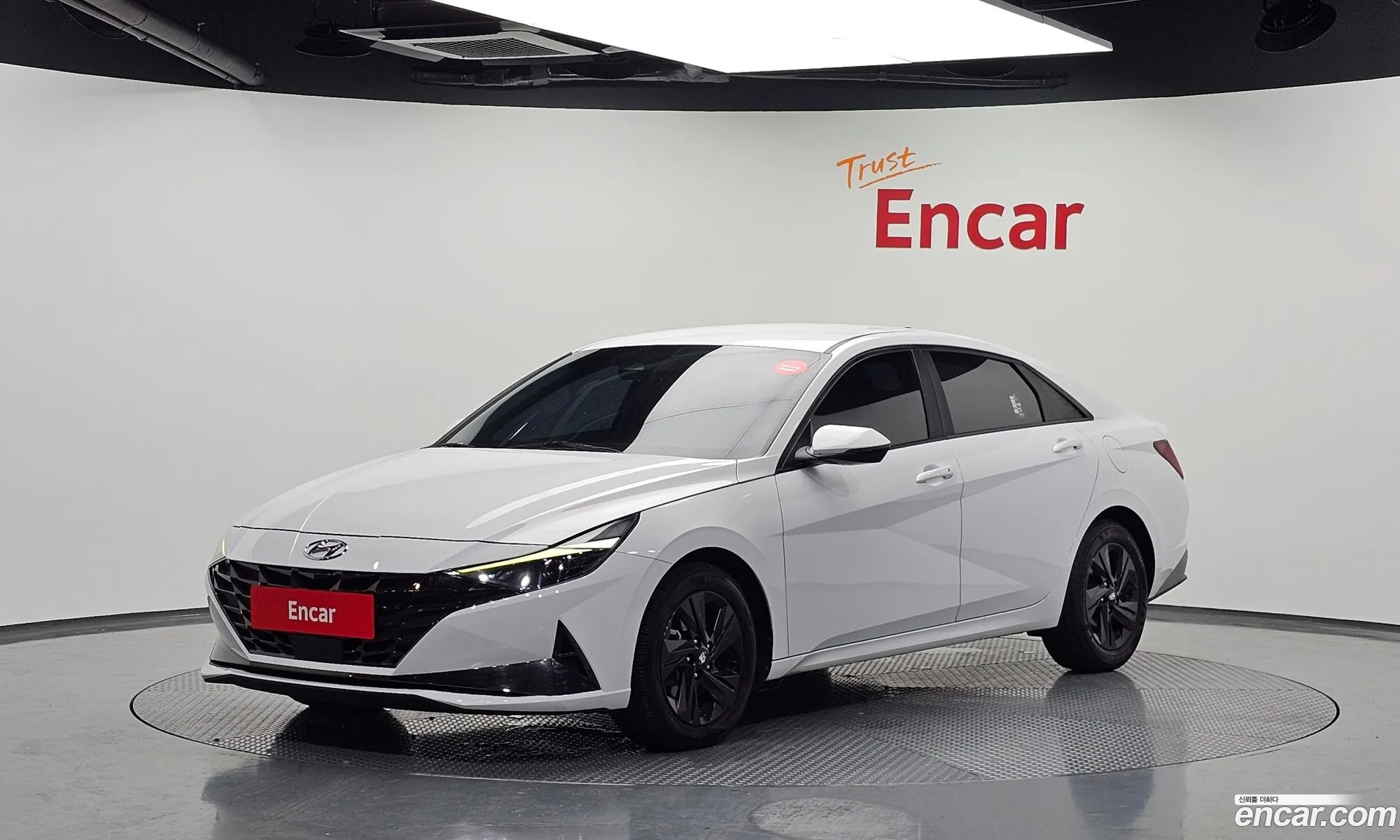 Hyundai Elantra Hybrid 2022 — 17