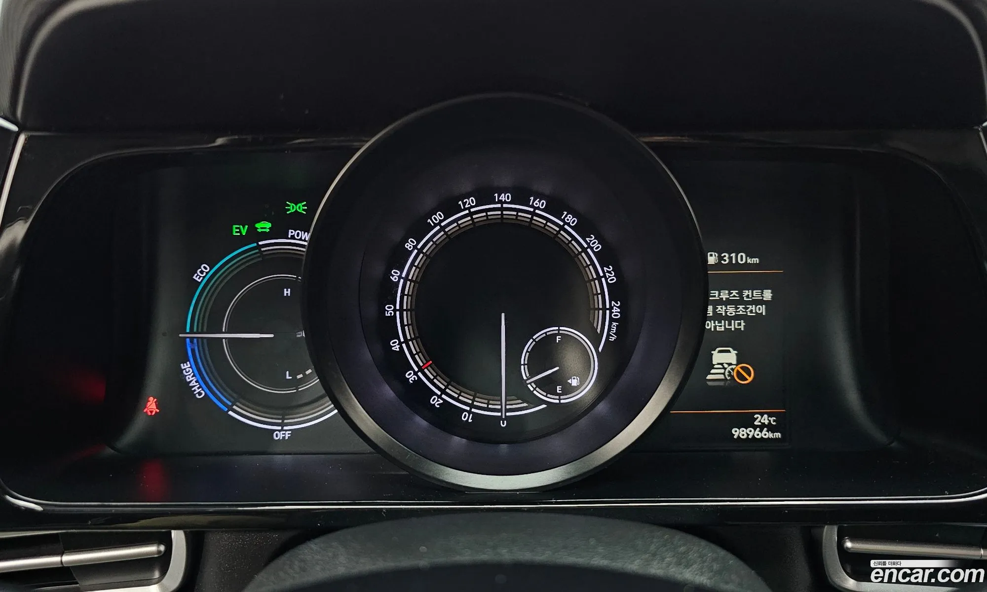 Hyundai Elantra Hybrid 2022 — 16