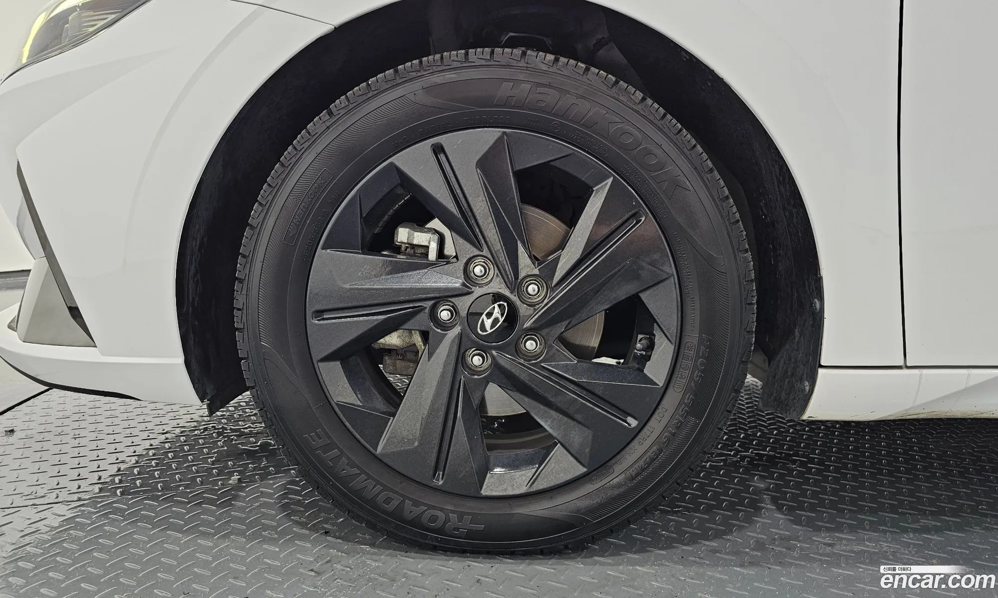 Hyundai Elantra Hybrid 2022 — 11