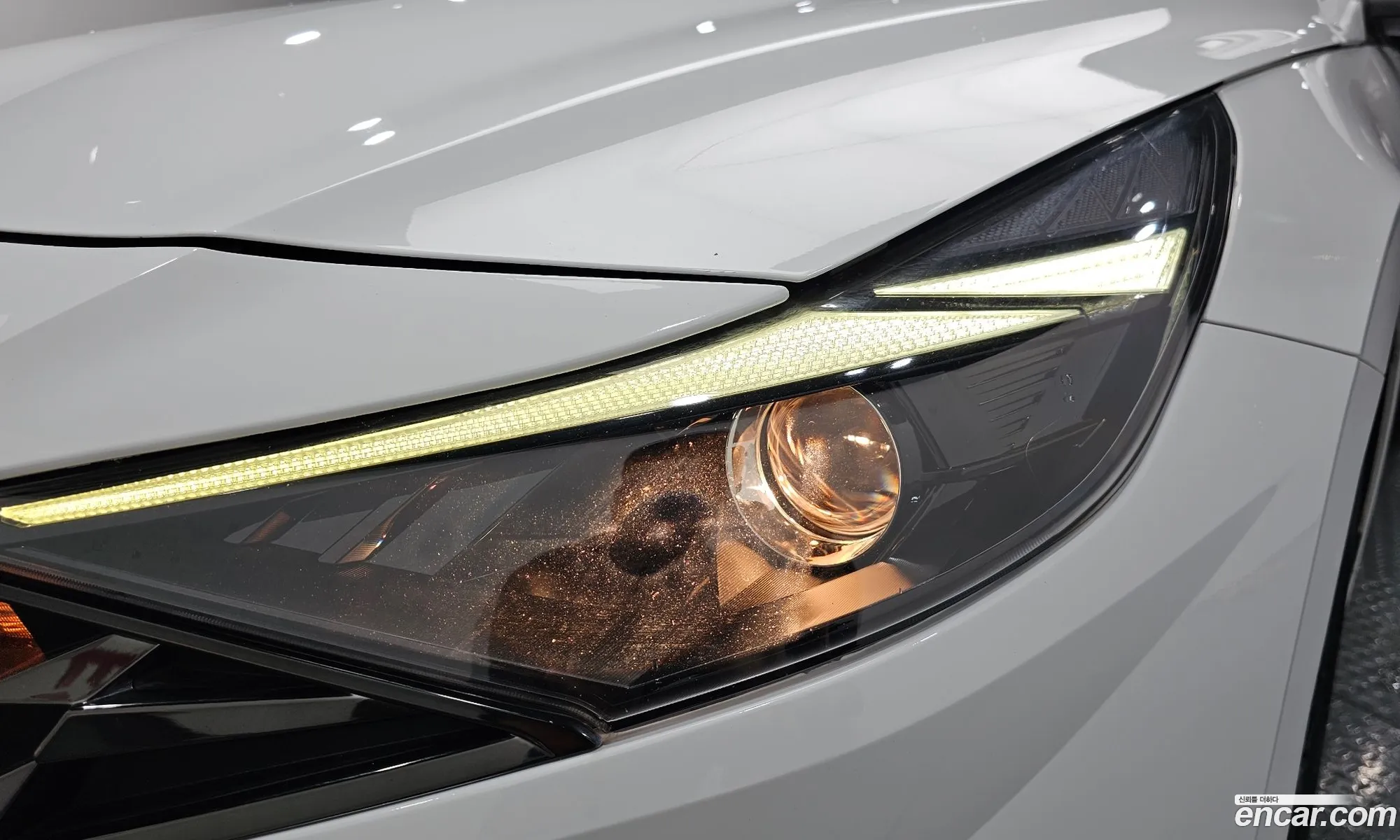 Hyundai Elantra Hybrid 2022 — 26