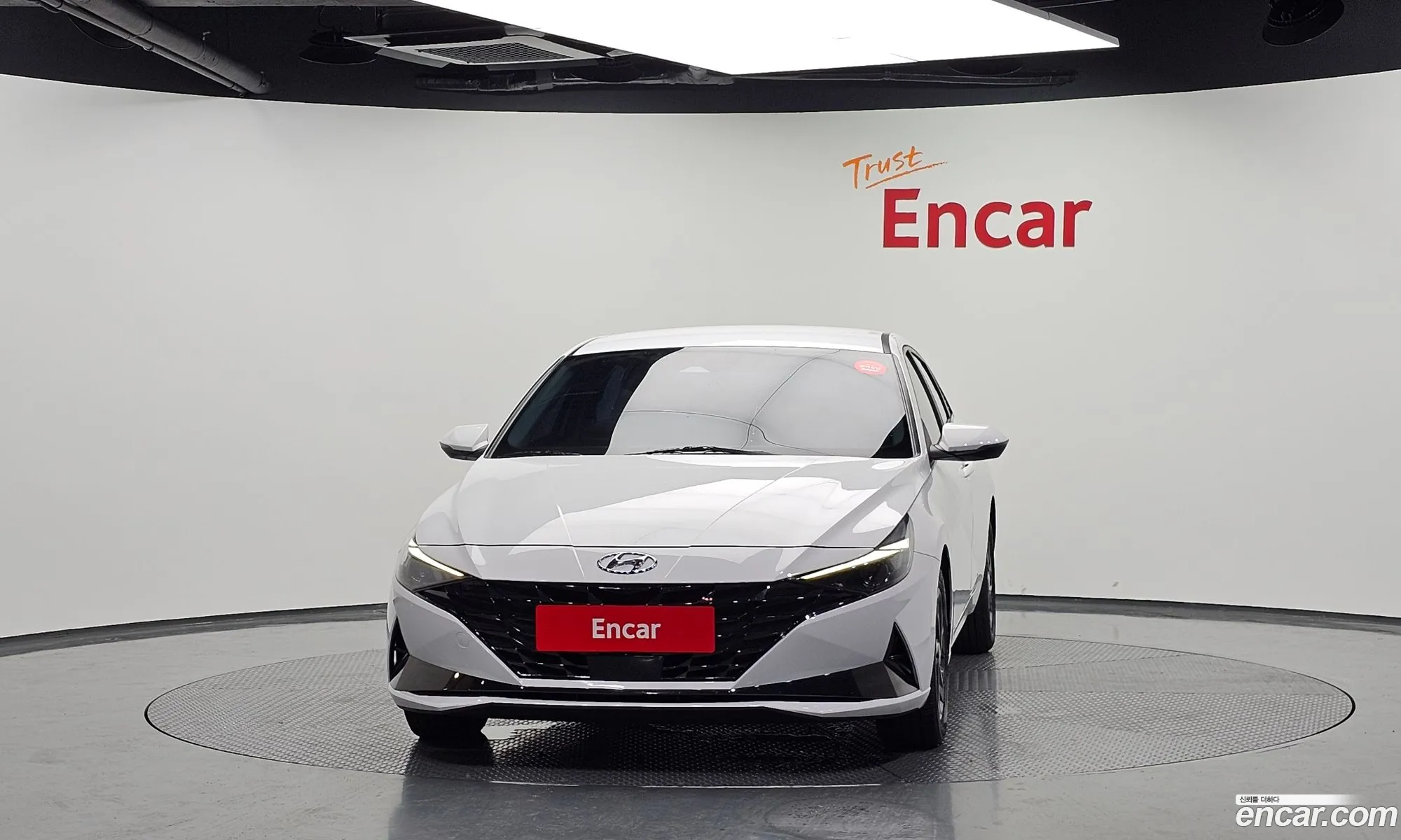 Hyundai Elantra Hybrid 2022 — 12