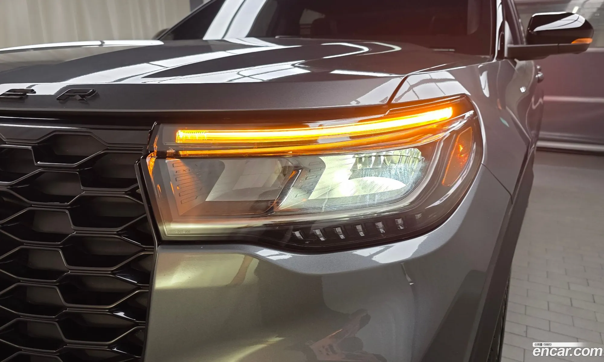 Ford Explorer 6th Gen 2025 1FMUK8KH4SGB04218 — 30