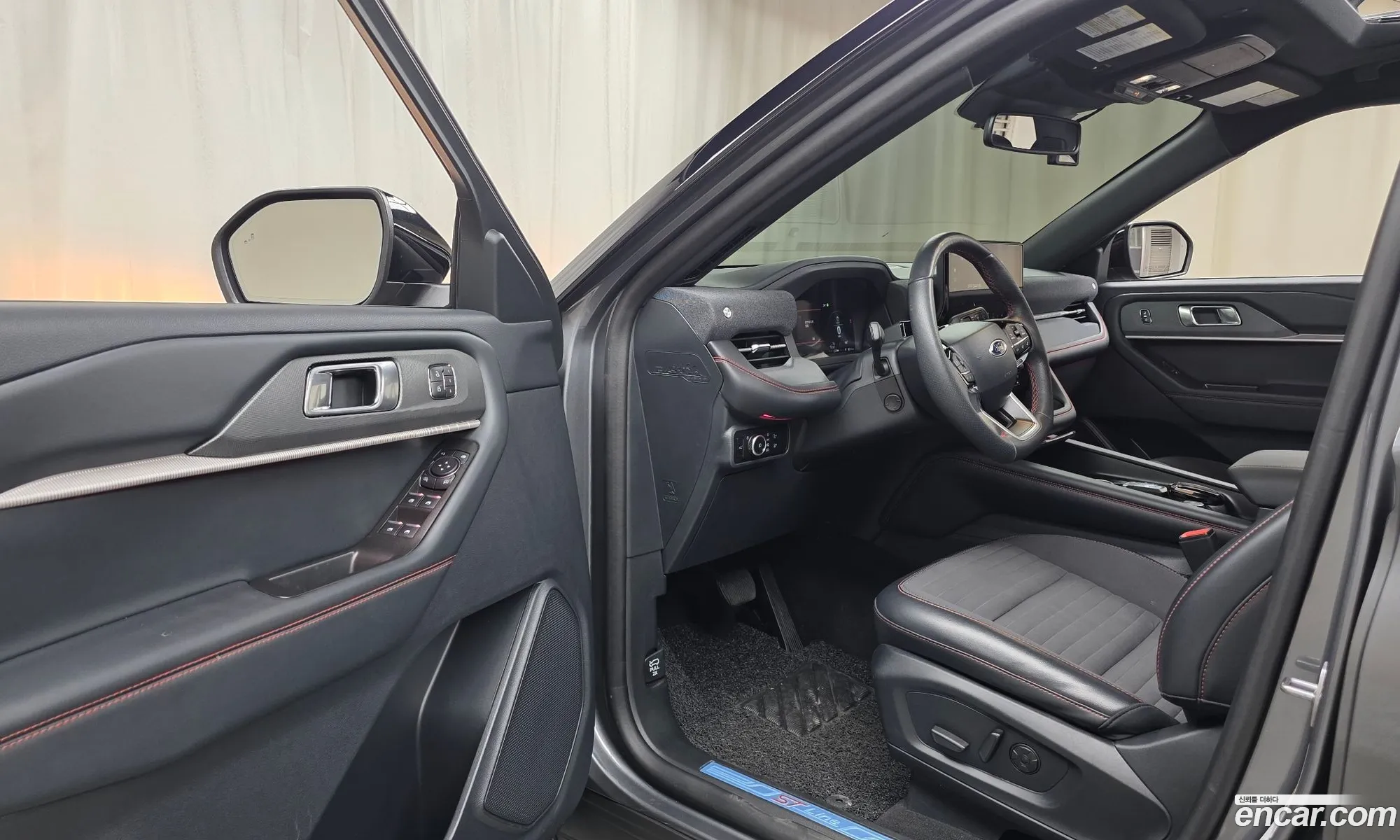 Ford Explorer 6th Gen 2025 1FMUK8KH4SGB04218 — 5