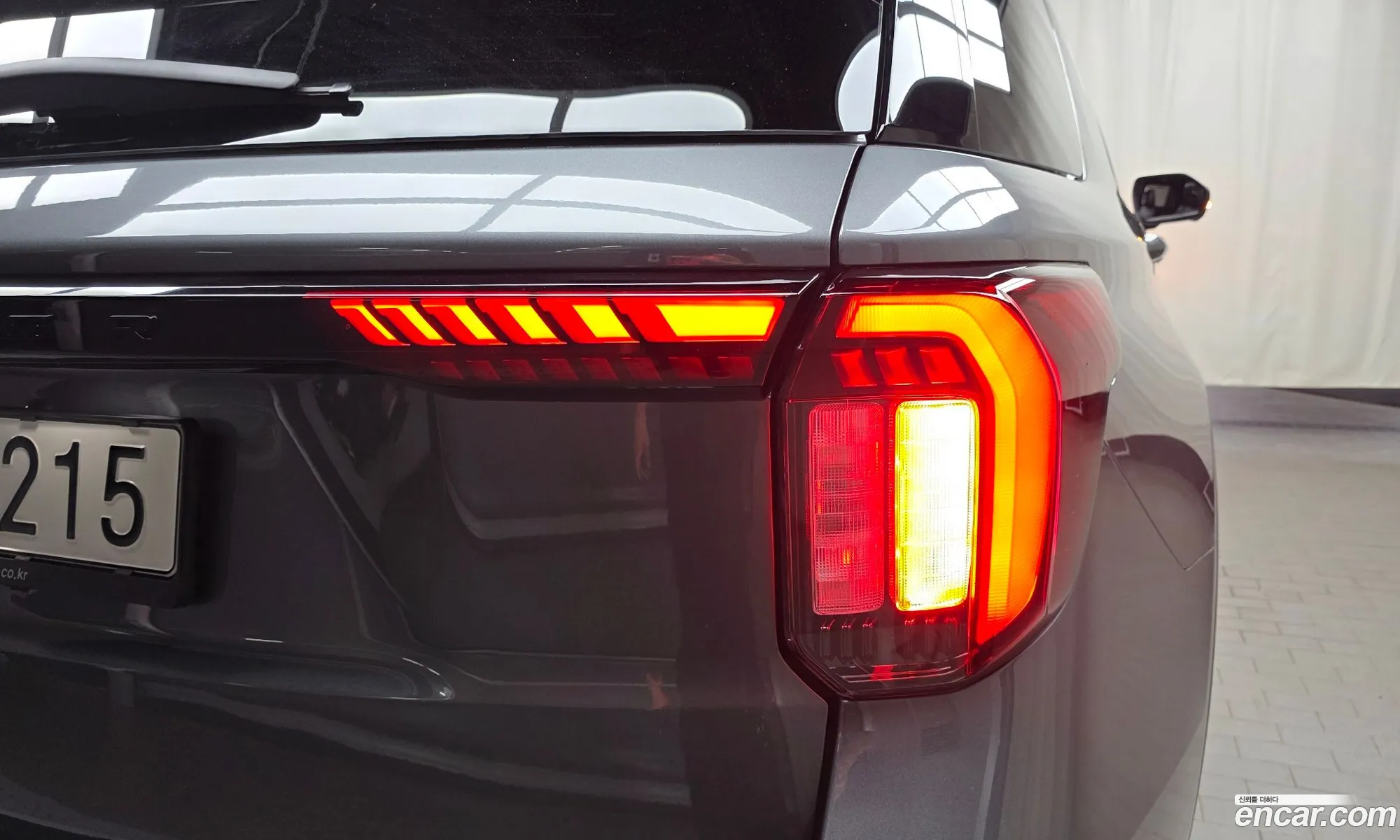 Ford Explorer 6th Gen 2025 1FMUK8KH4SGB04218 — 33