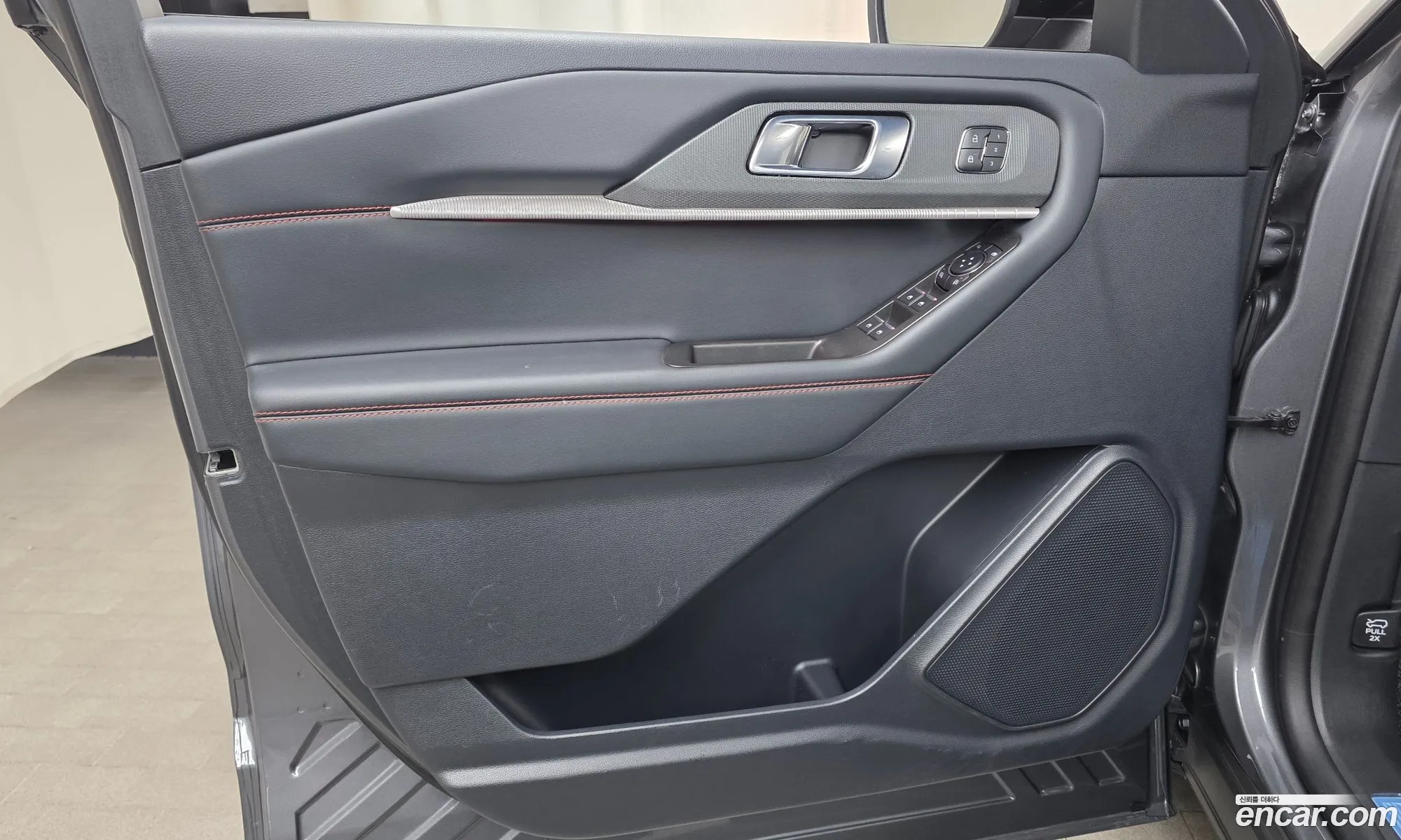 Ford Explorer 6th Gen 2025 1FMUK8KH4SGB04218 — 7