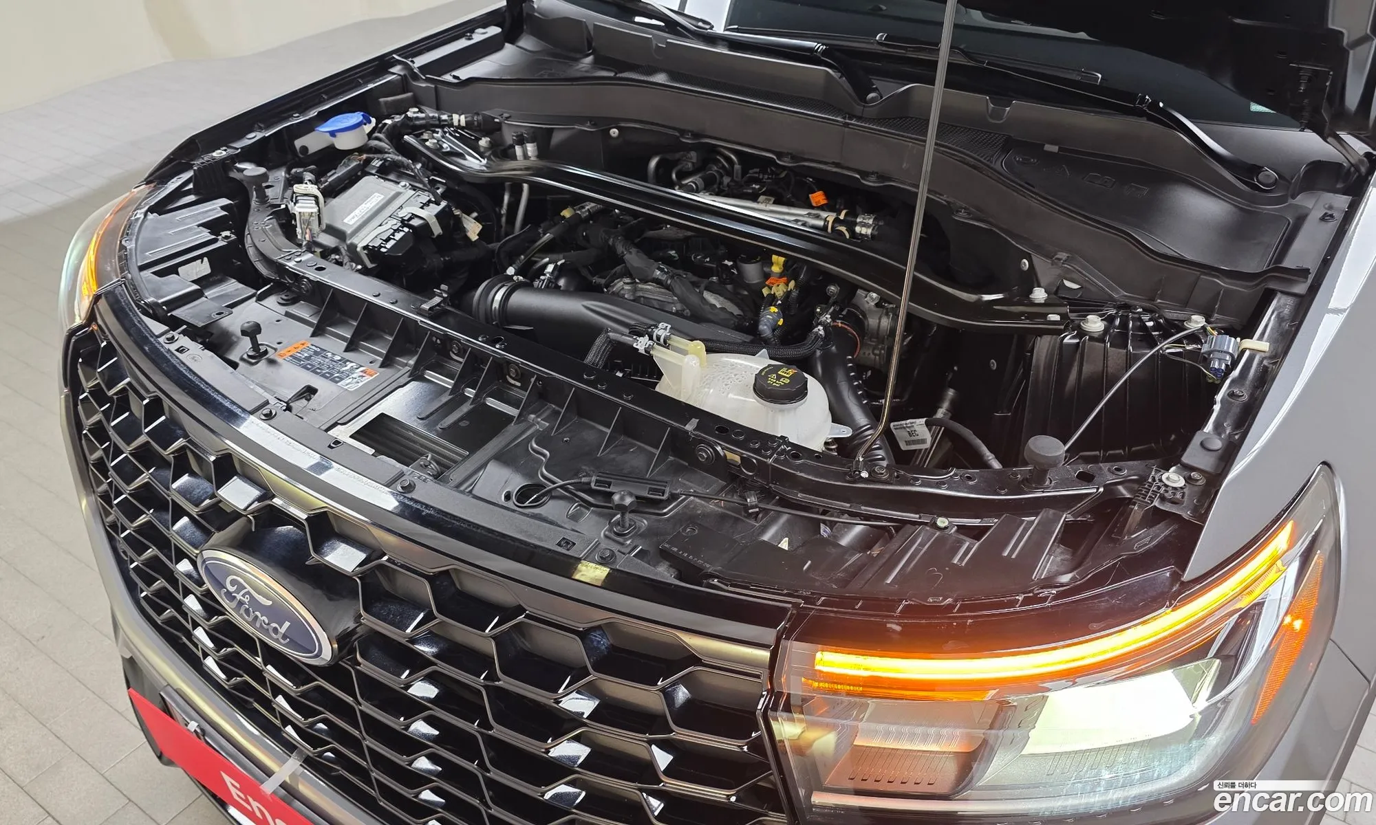 Ford Explorer 6th Gen 2025 1FMUK8KH4SGB04218 — 12