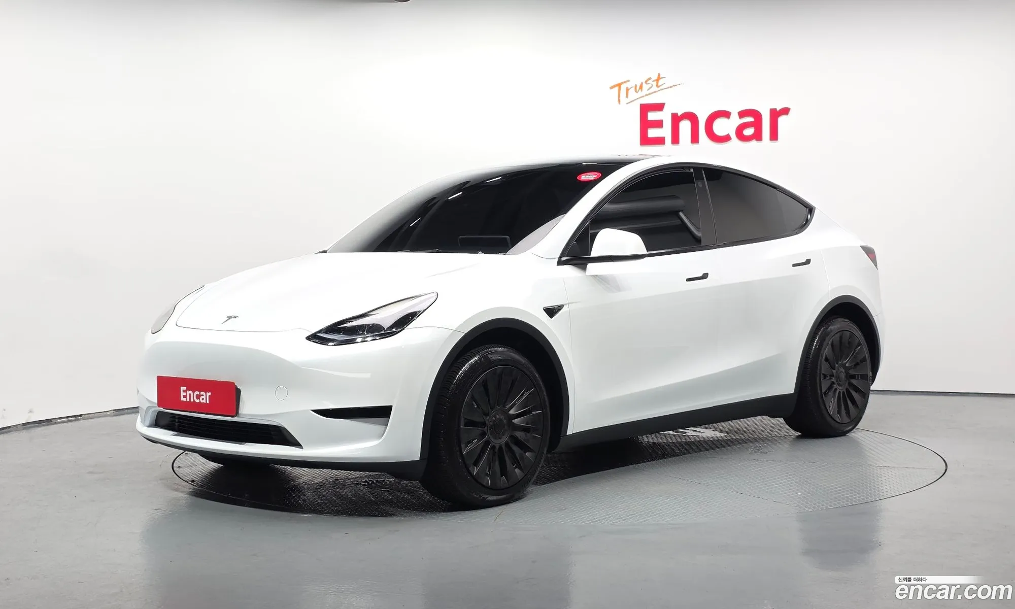 Tesla Model Y 2024 — 15