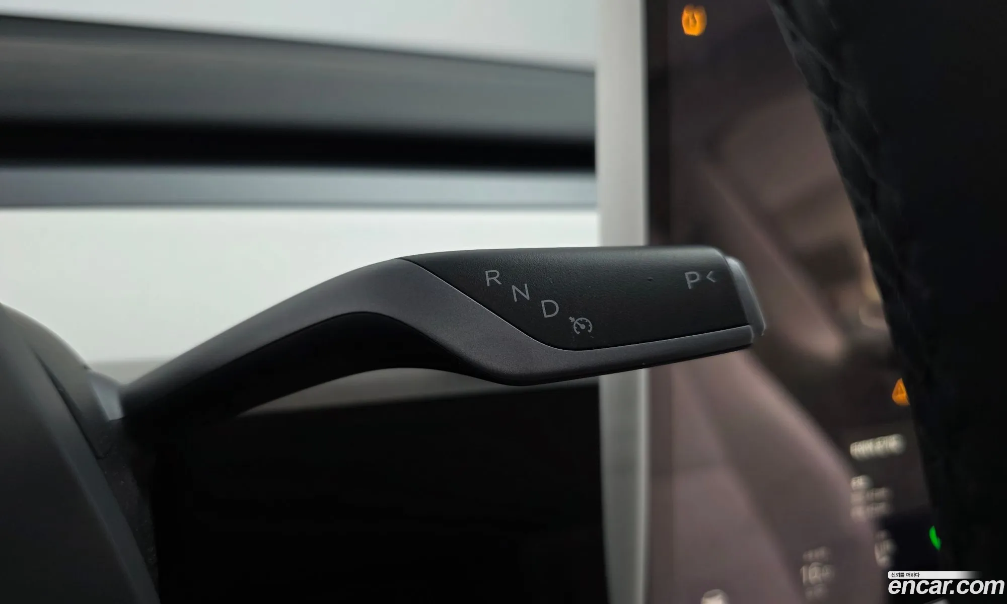 Tesla Model Y 2024 — 11