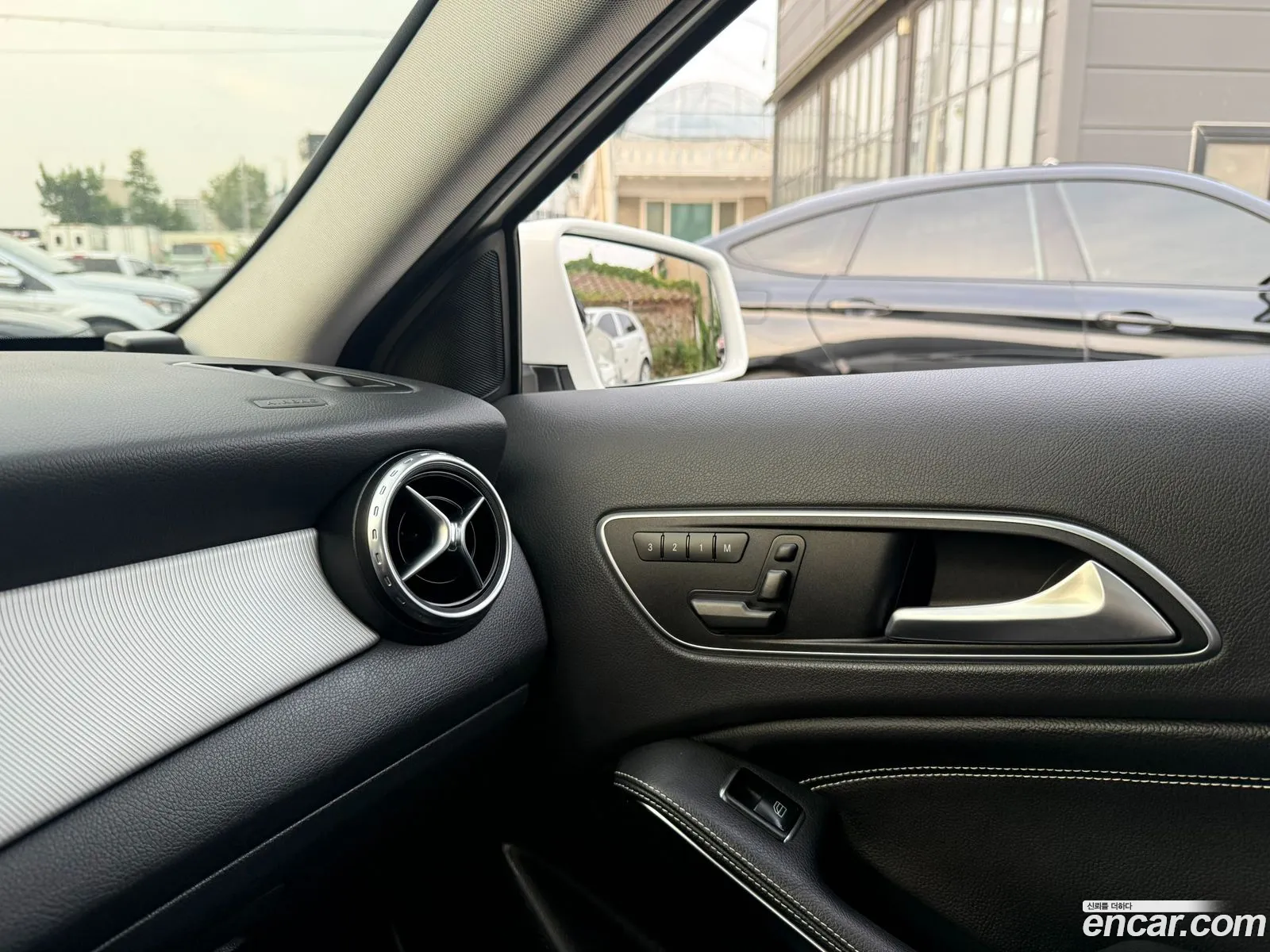 Mercedes-Benz GLA-Class X156 2015 — 2