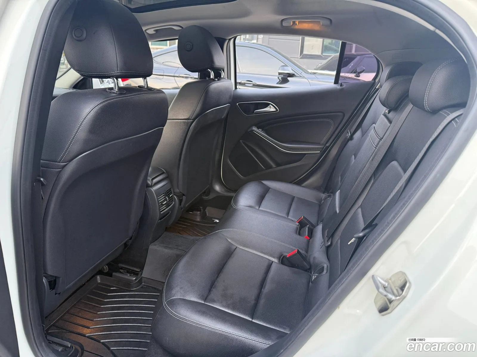 Mercedes-Benz GLA-Class X156 2015 — 9