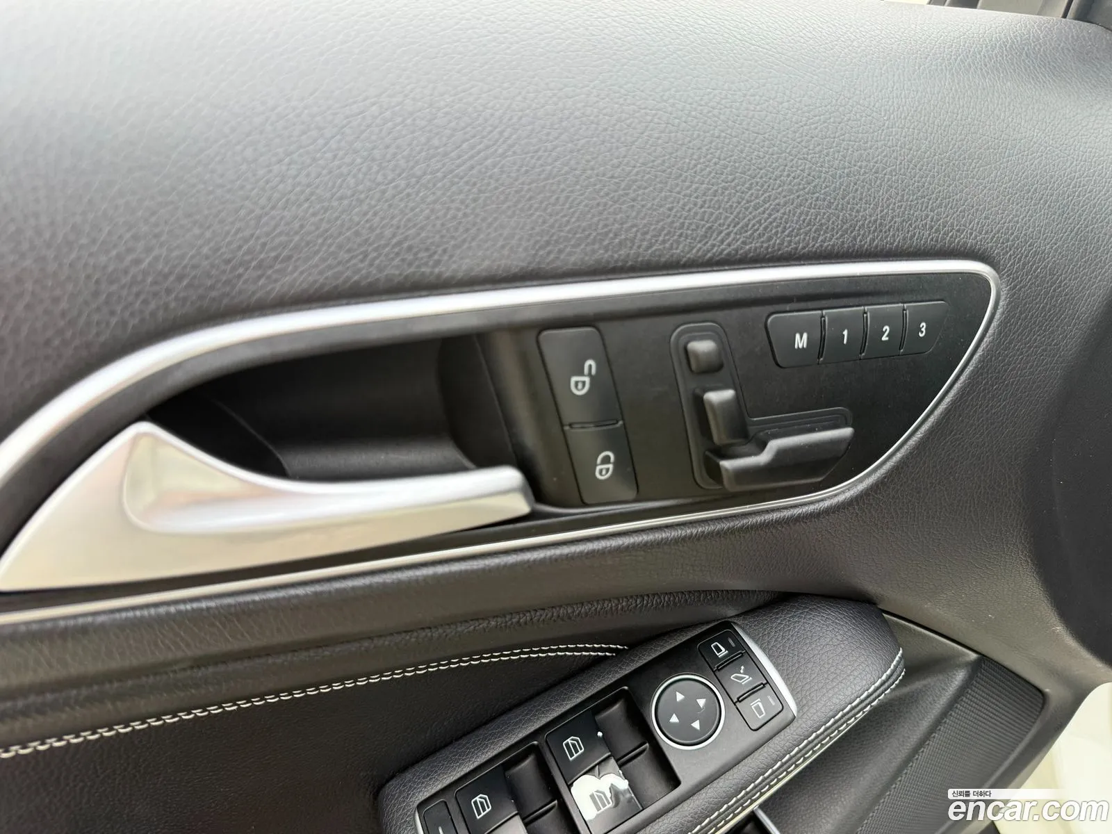 Mercedes-Benz GLA-Class X156 2015 — 18