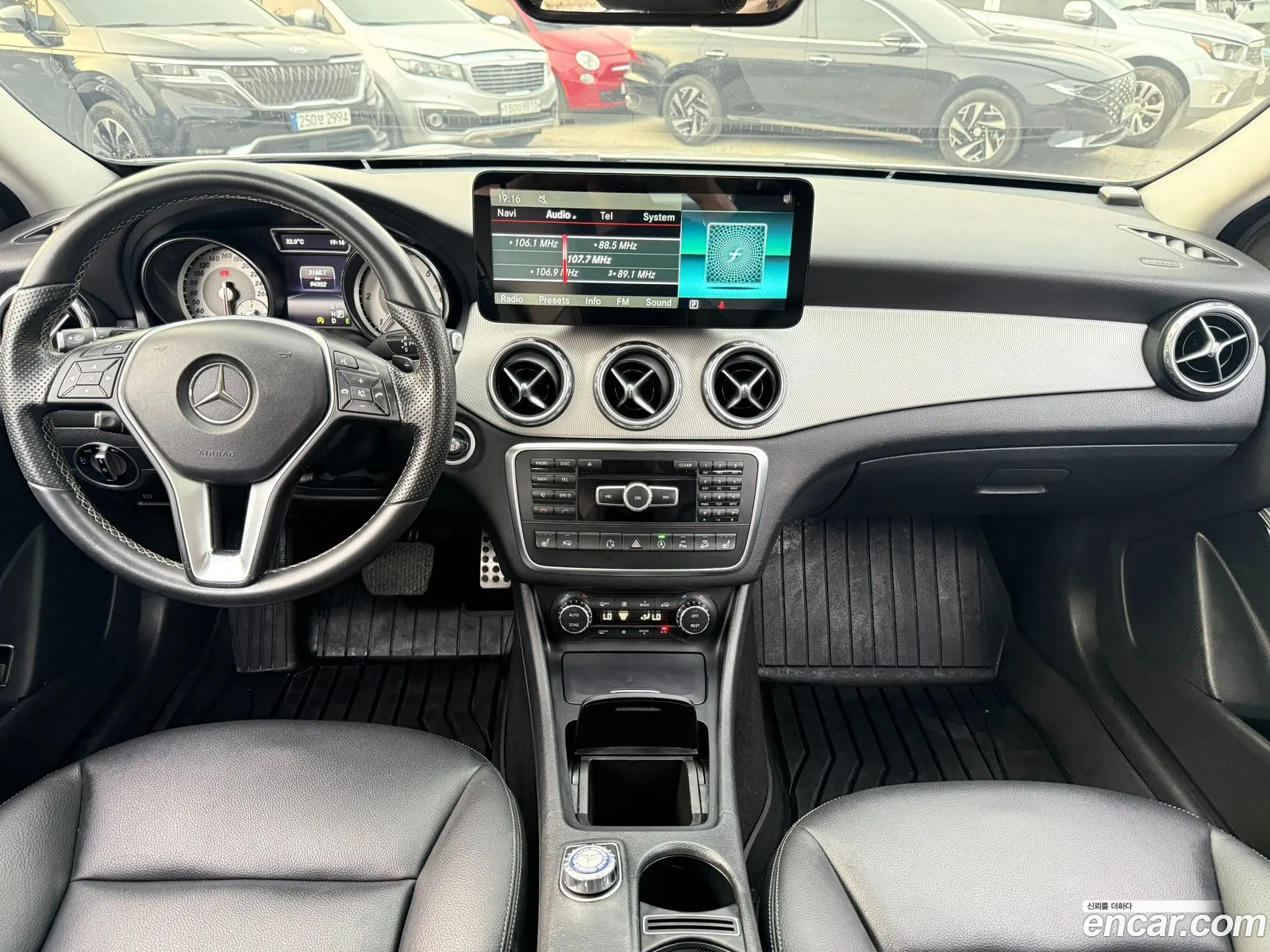 Mercedes-Benz GLA-Class X156 2015 — 8