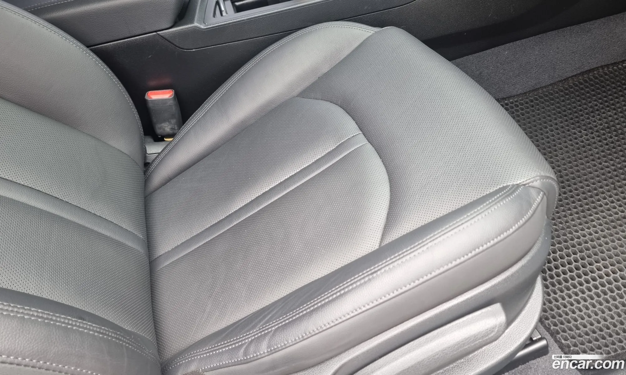 Hyundai LF Sonata 2014 — 13