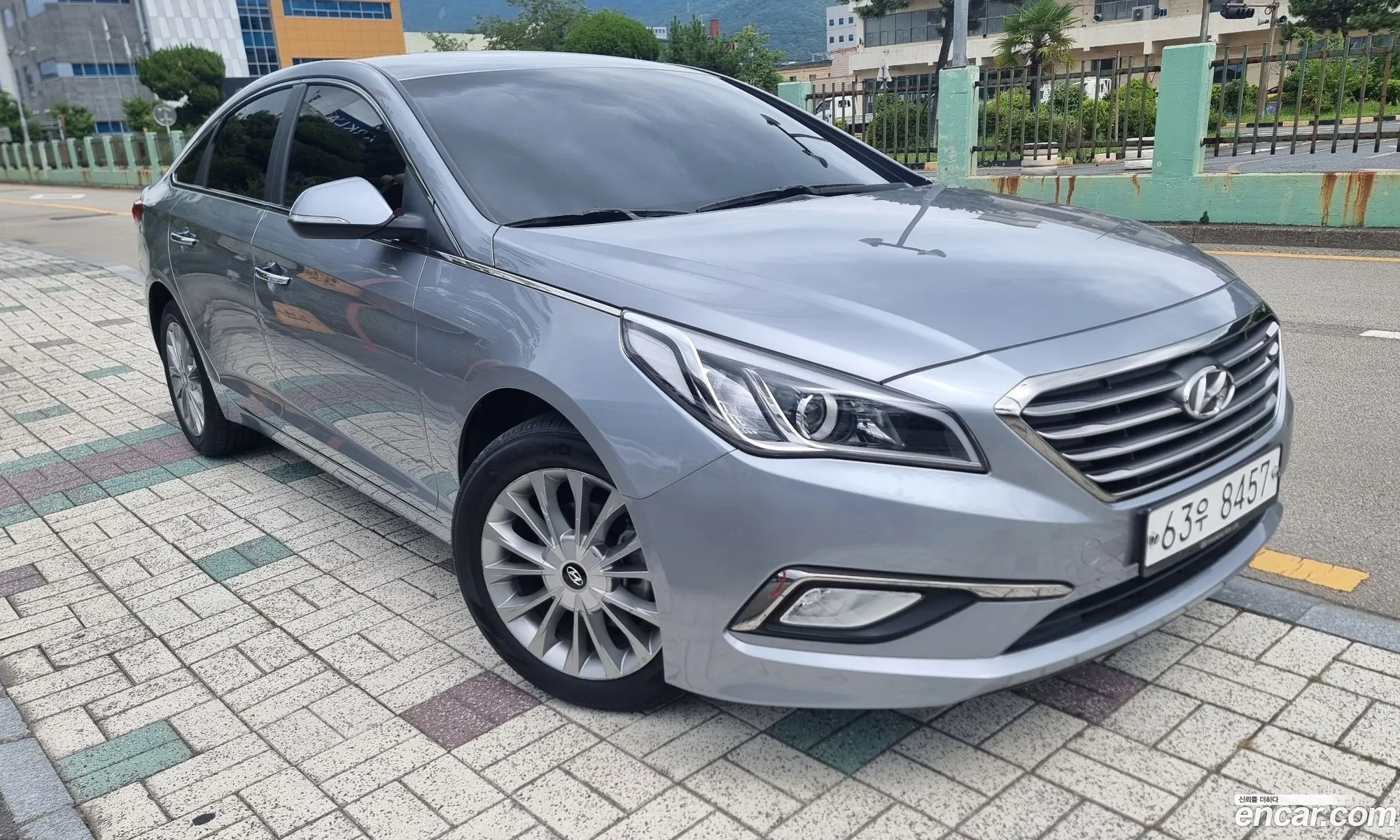 Hyundai LF Sonata 2014 — 12