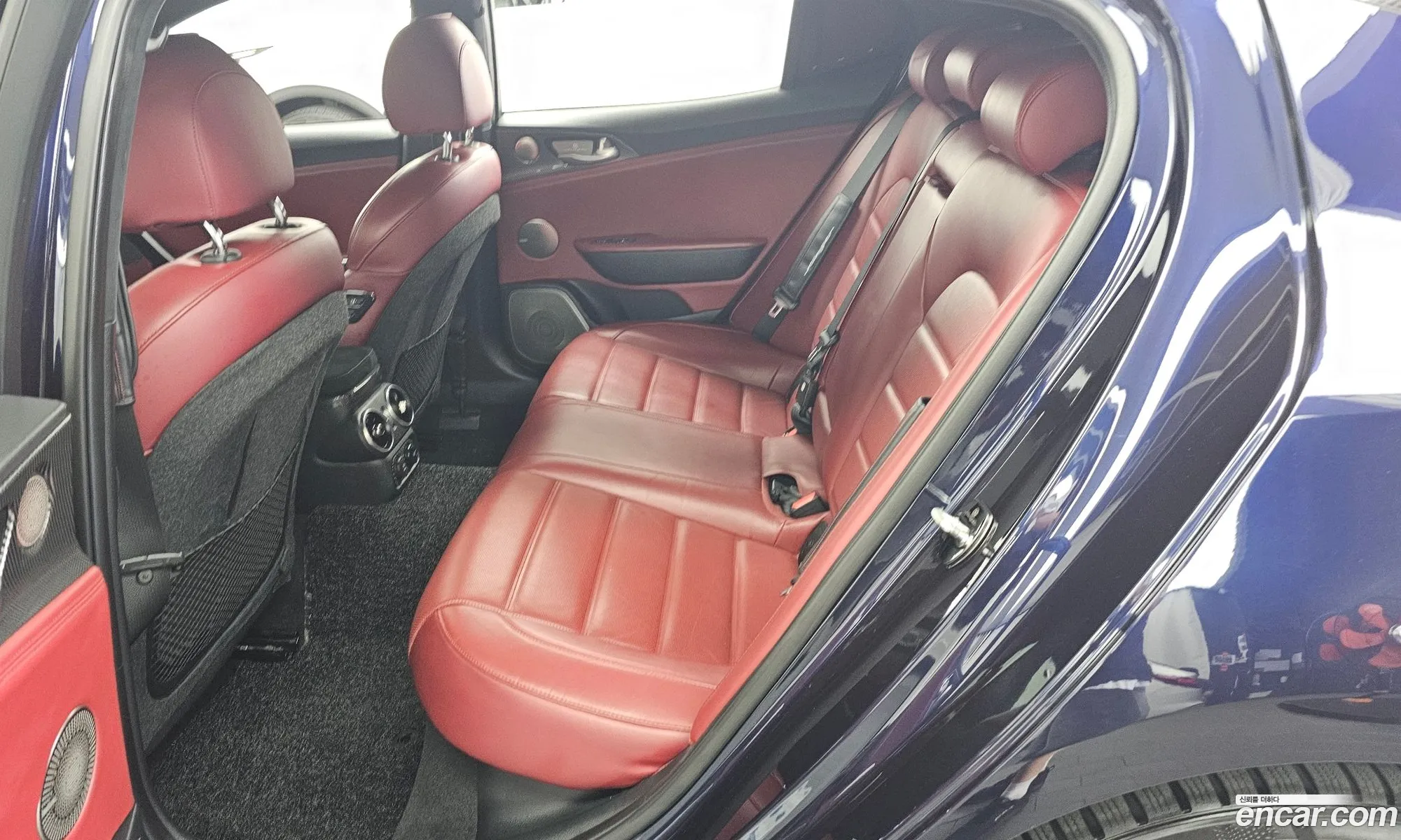Kia Stinger 2018 — 27