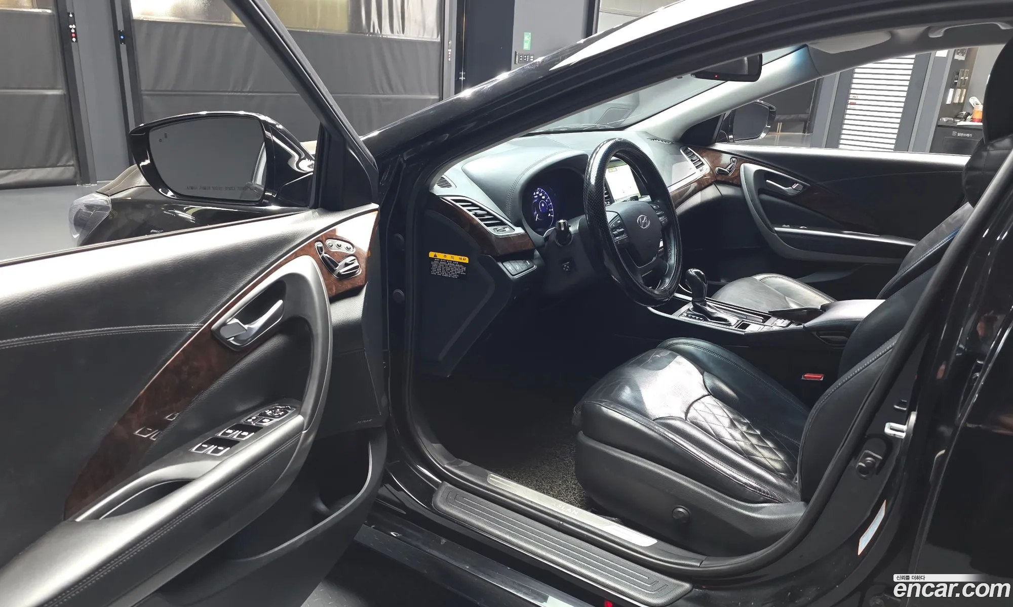 Hyundai Aslan 2015 — 17