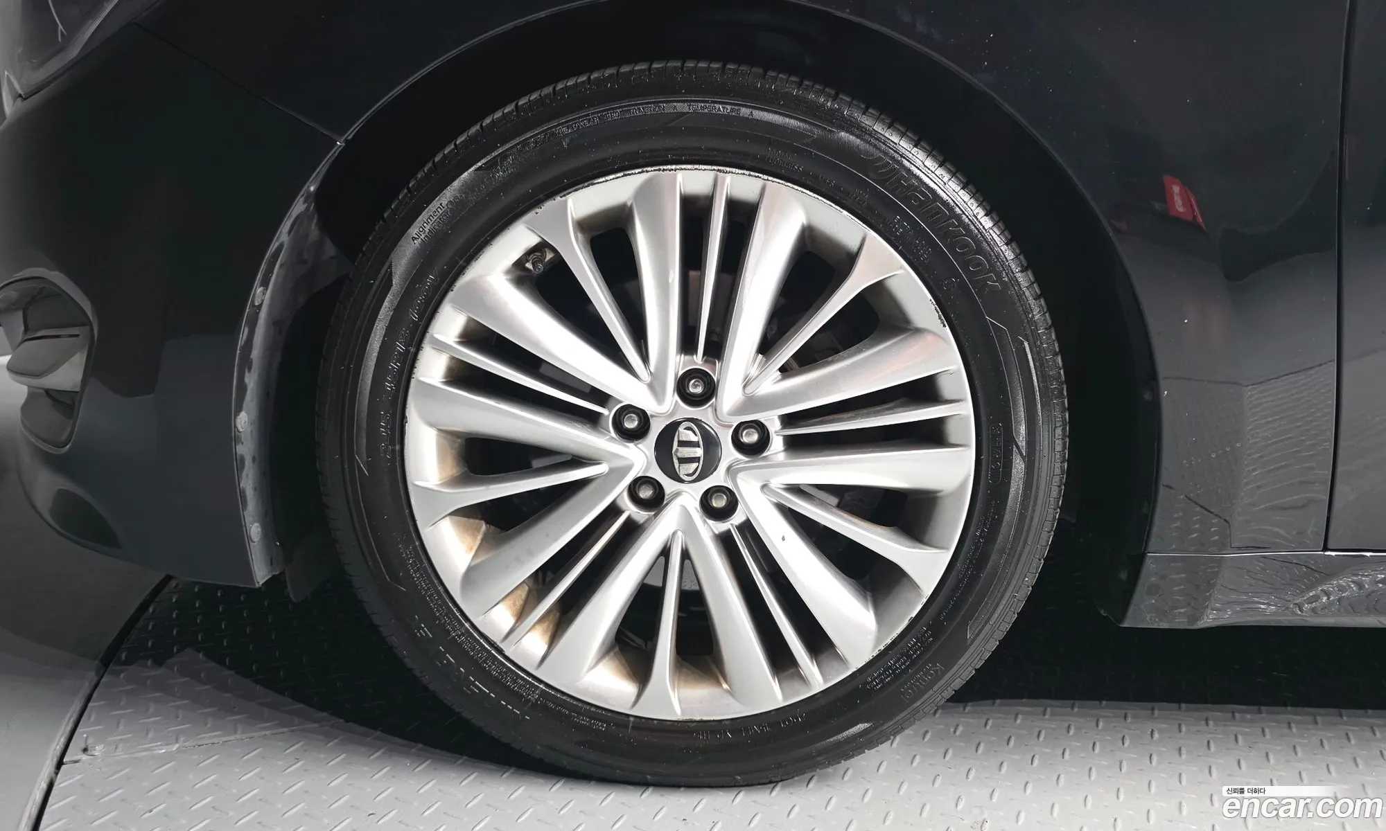 Hyundai Aslan 2015 — 14