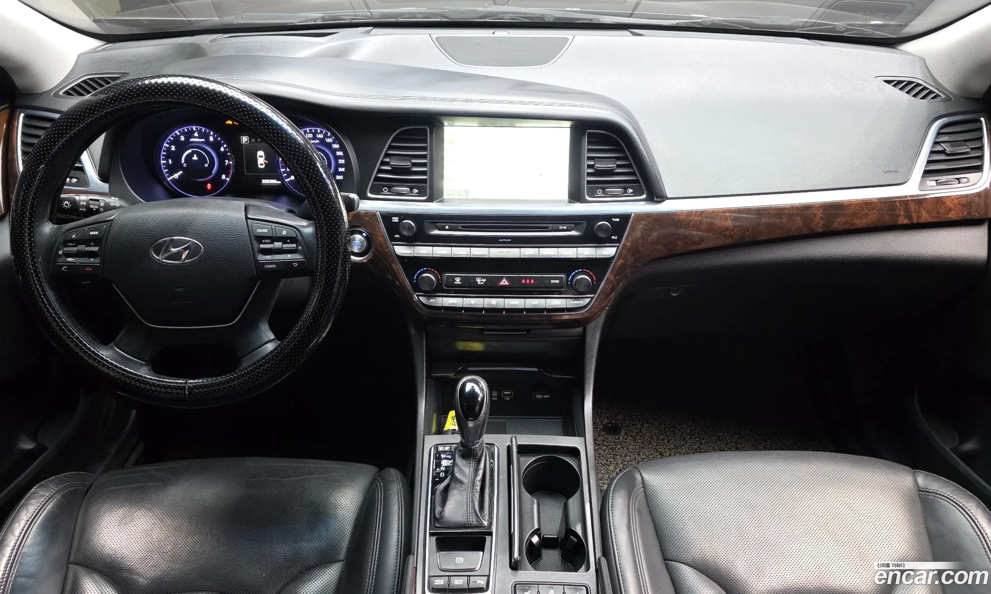 Hyundai Aslan 2015 — 8
