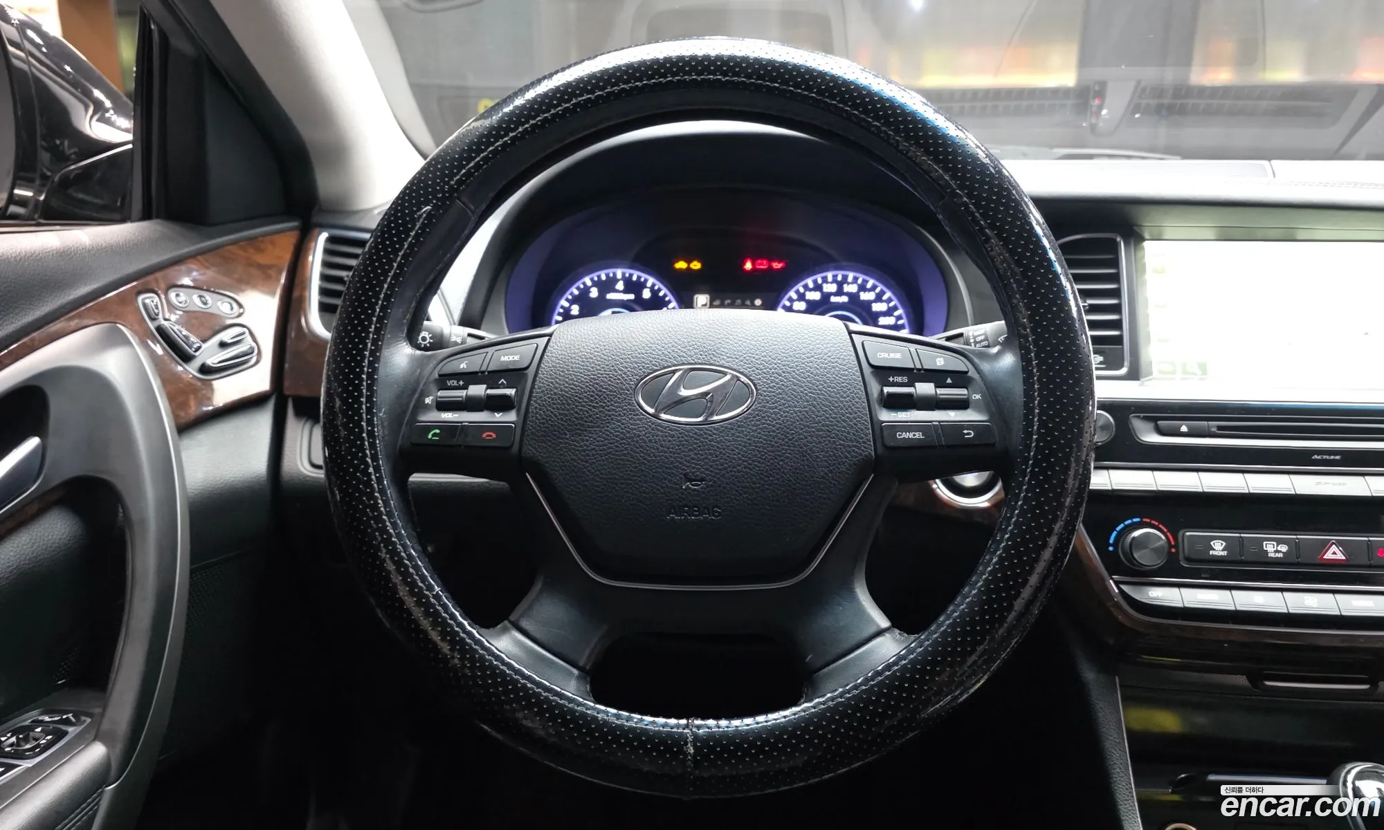 Hyundai Aslan 2015 — 13