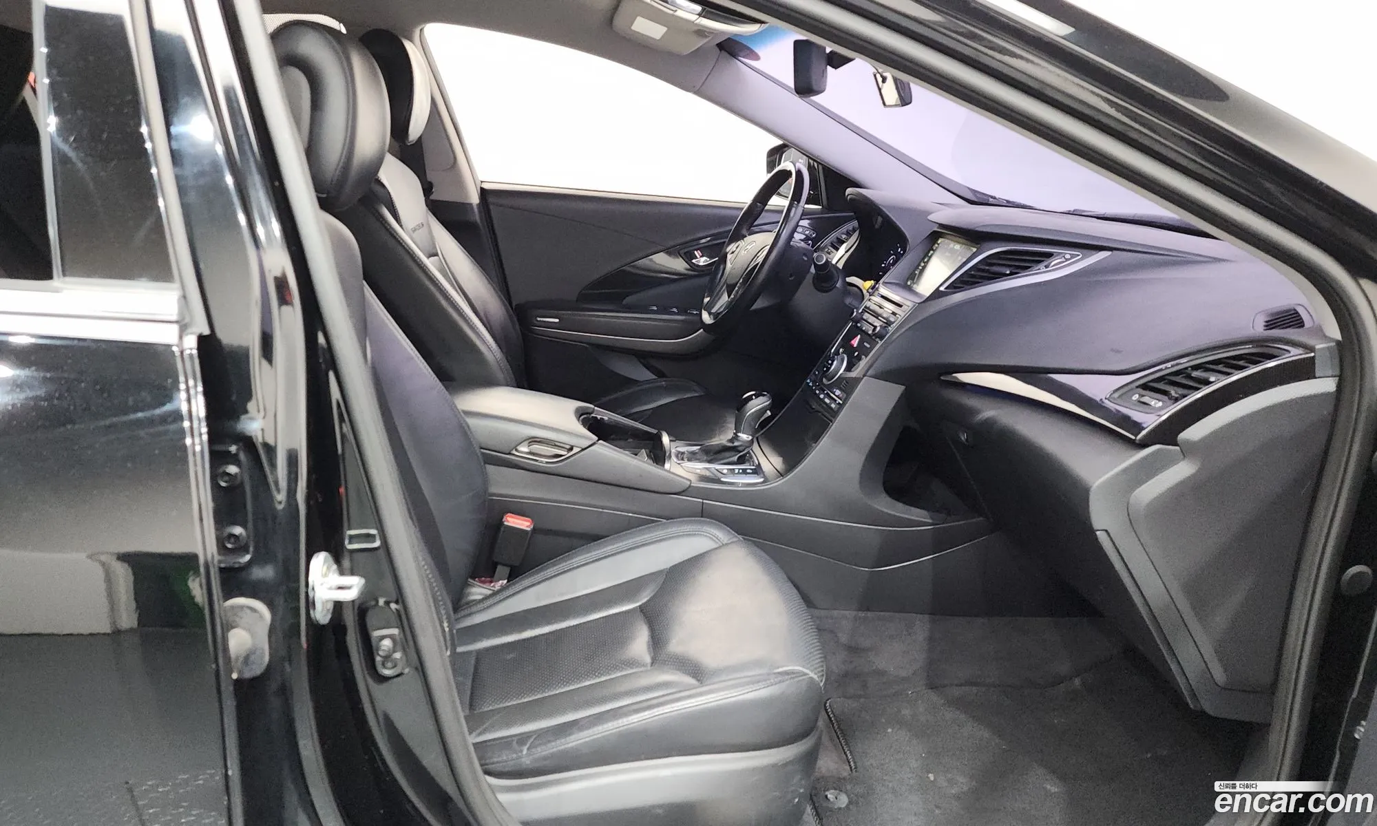 Hyundai Grandeur HG 2015 — 28