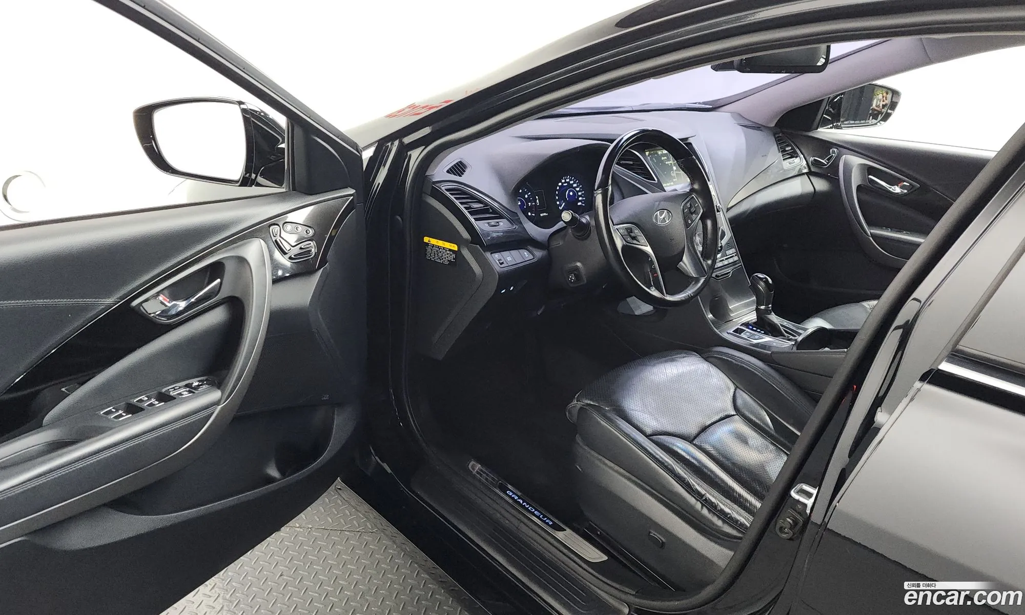 Hyundai Grandeur HG 2015 — 18