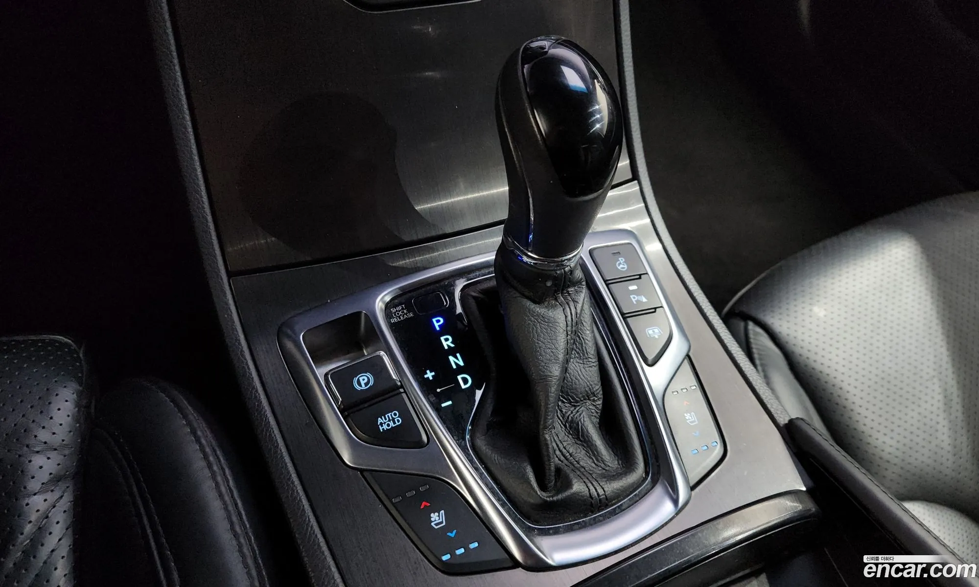 Hyundai Grandeur HG 2015 — 17