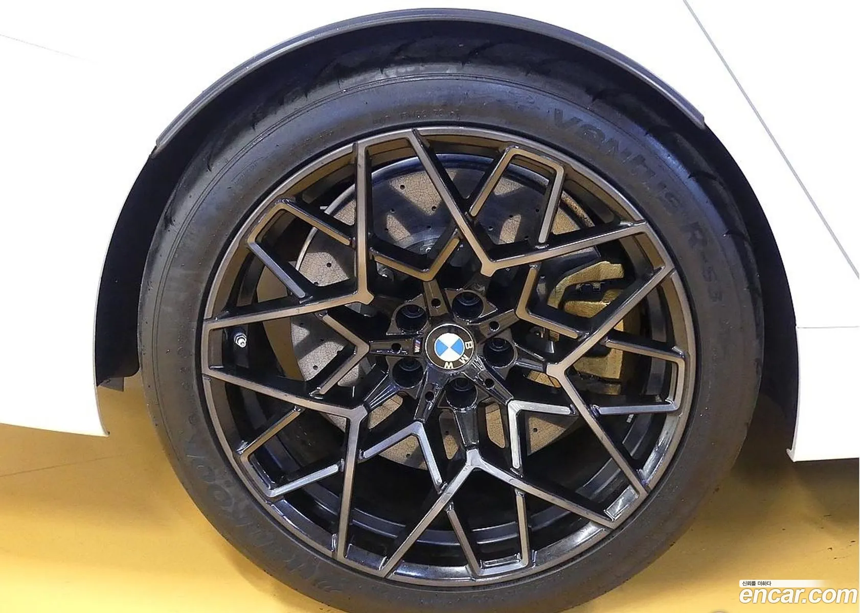 BMW M8 2025 — 4