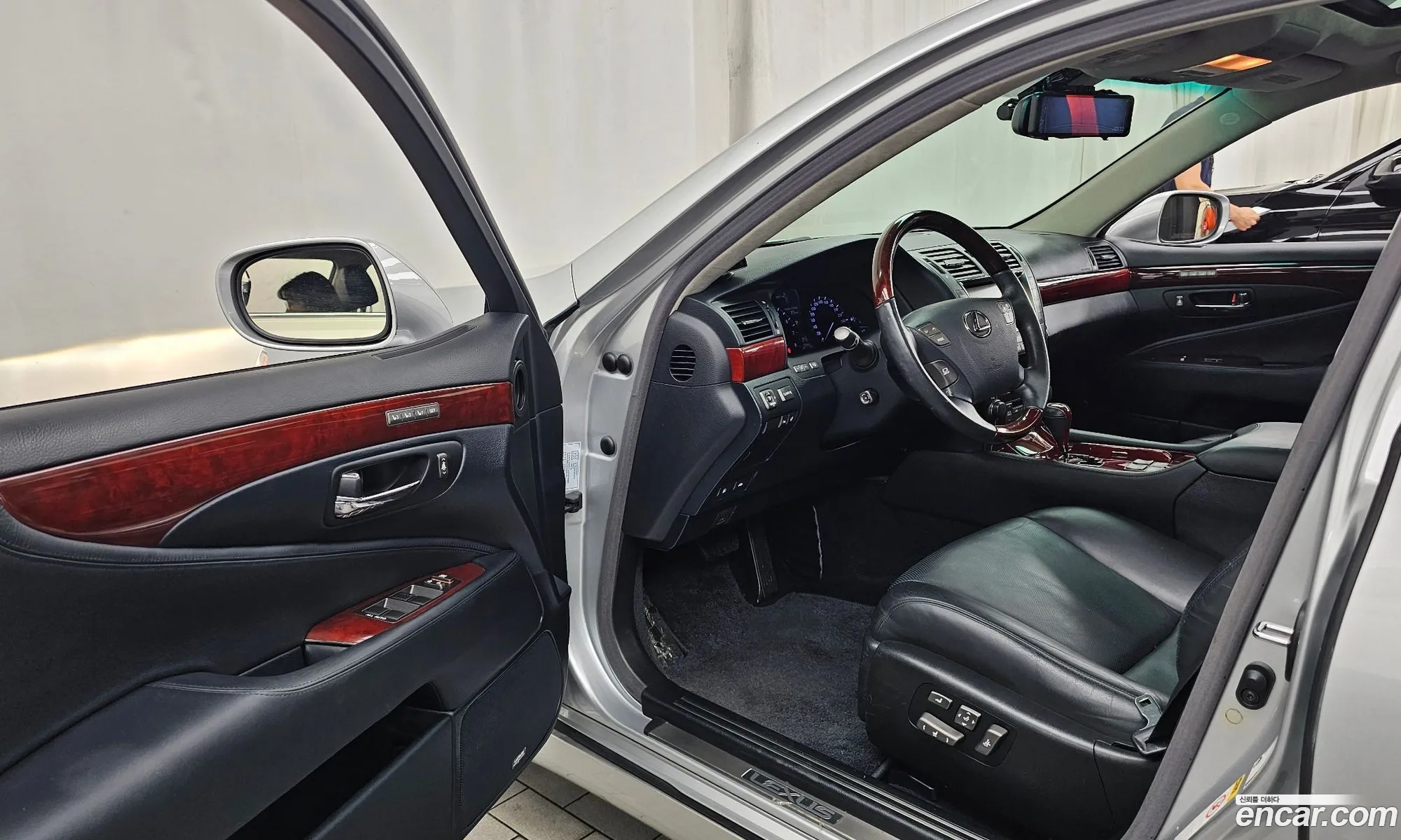 Lexus LS460 2009 — 13