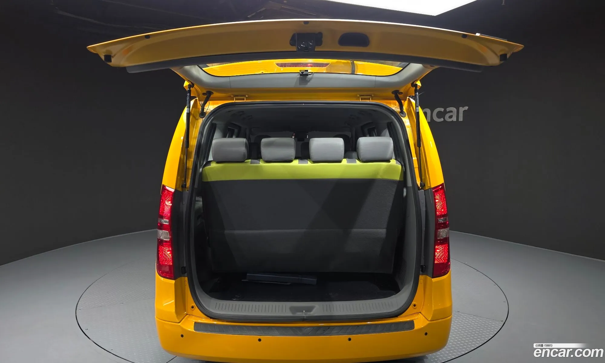 Hyundai Grand Starex 2020 — 24