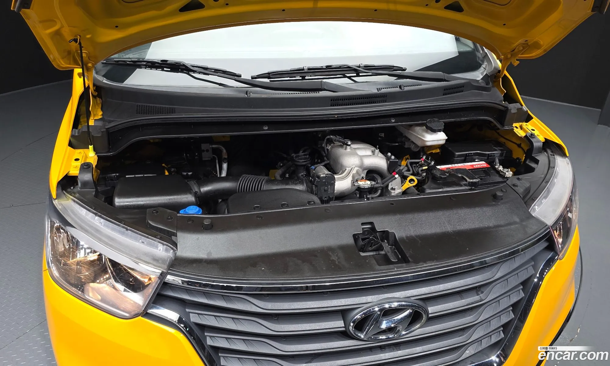 Hyundai Grand Starex 2020 — 28