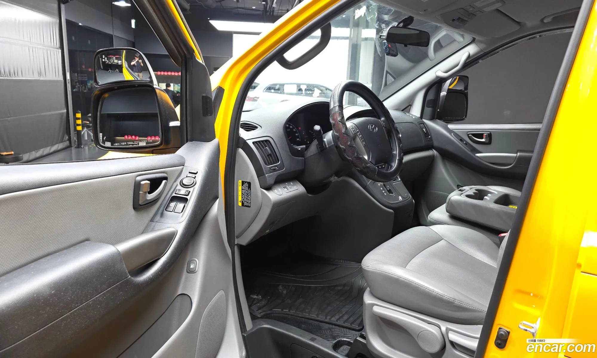 Hyundai Grand Starex 2020 — 18