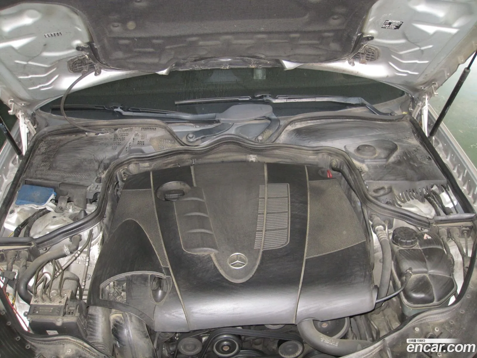 Mercedes-Benz E-Class W211 2008 — 9