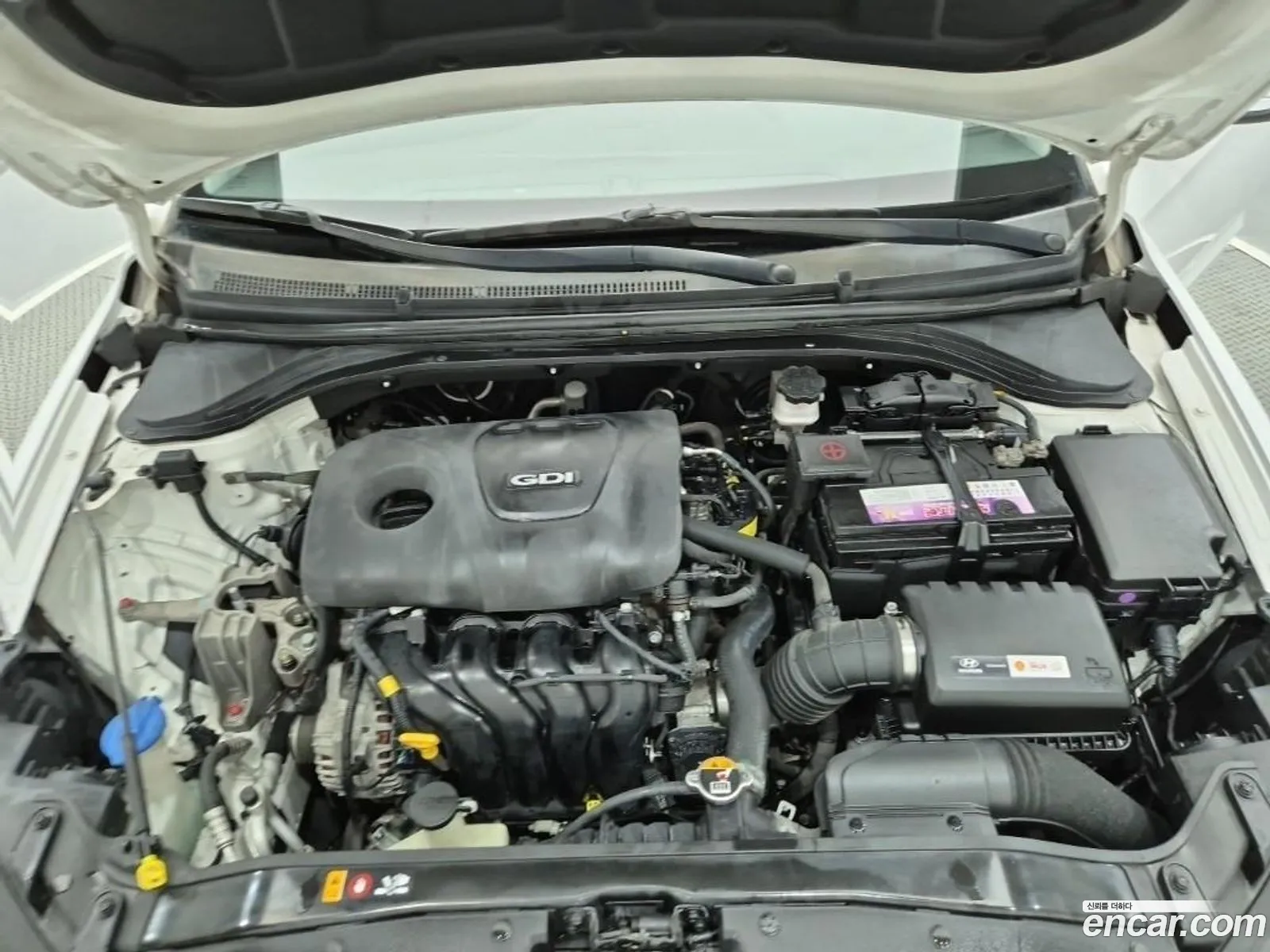 Hyundai Elantra AD 2015 — 16