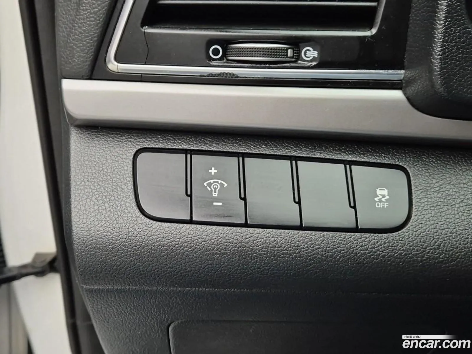 Hyundai Elantra AD 2015 — 17