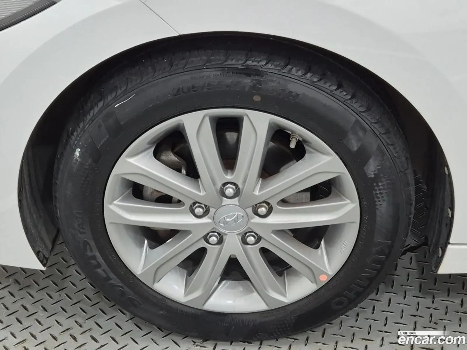 Hyundai Elantra AD 2015 — 5