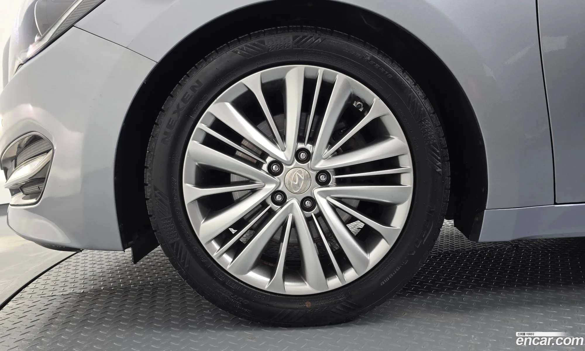 Hyundai Aslan 2015 — 13