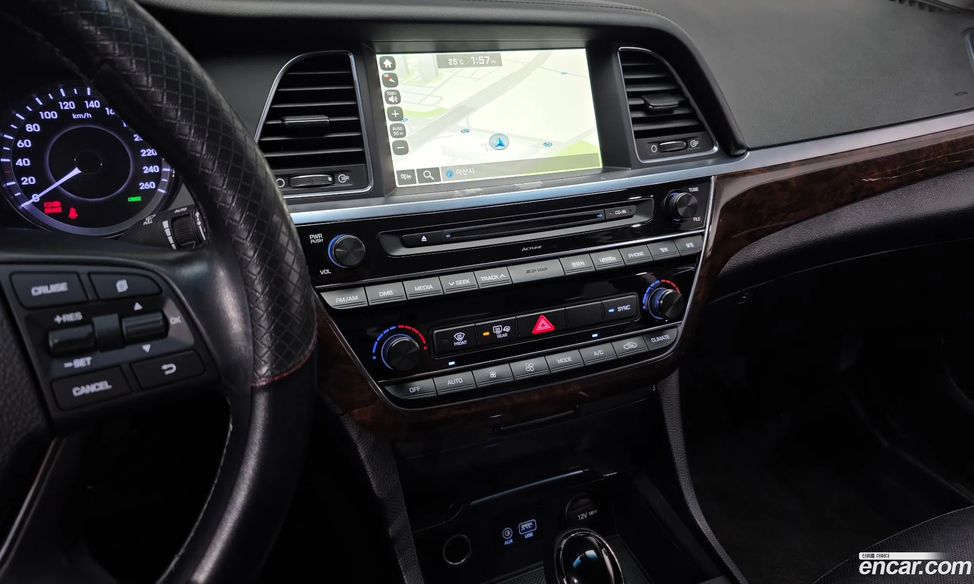 Hyundai Aslan 2015 — 14