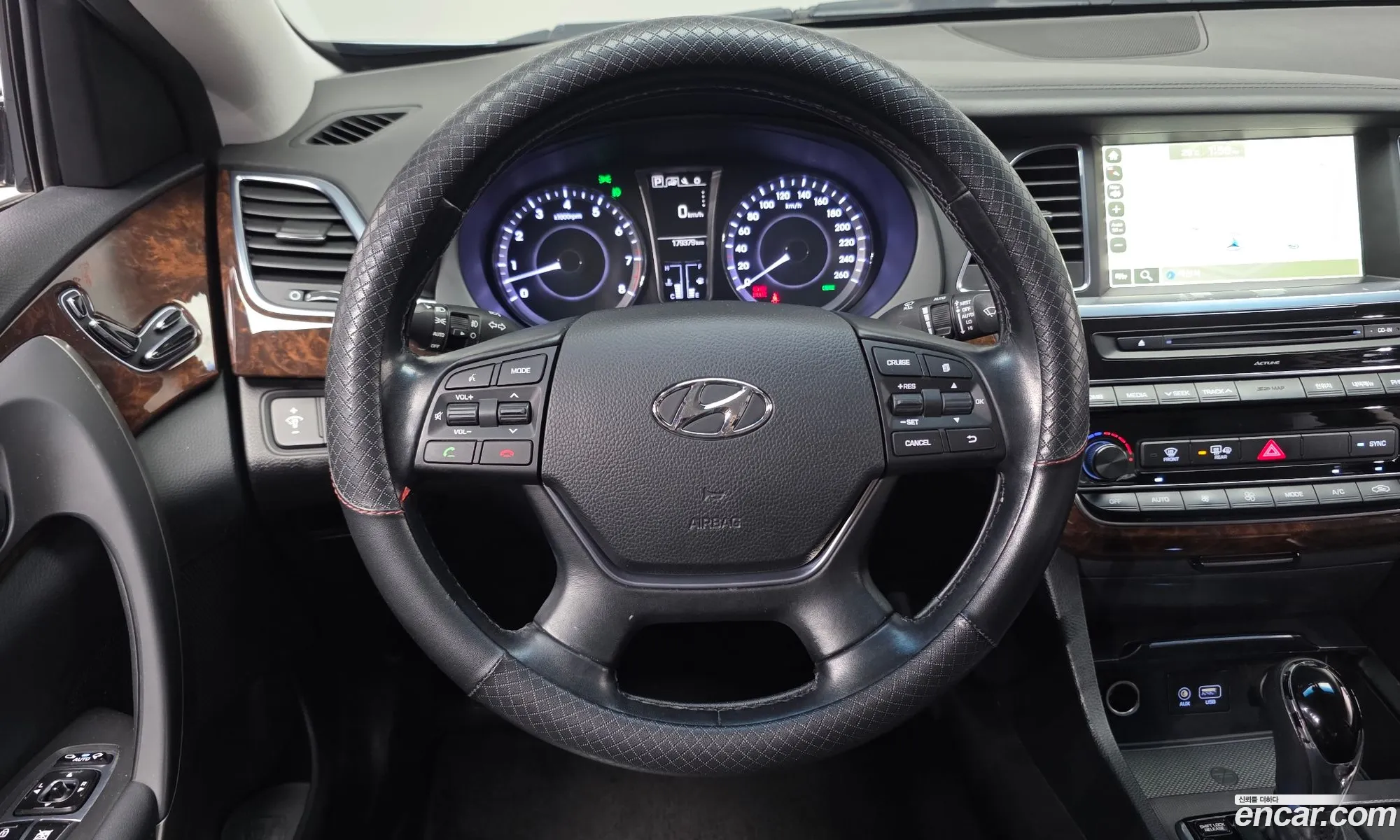 Hyundai Aslan 2015 — 15