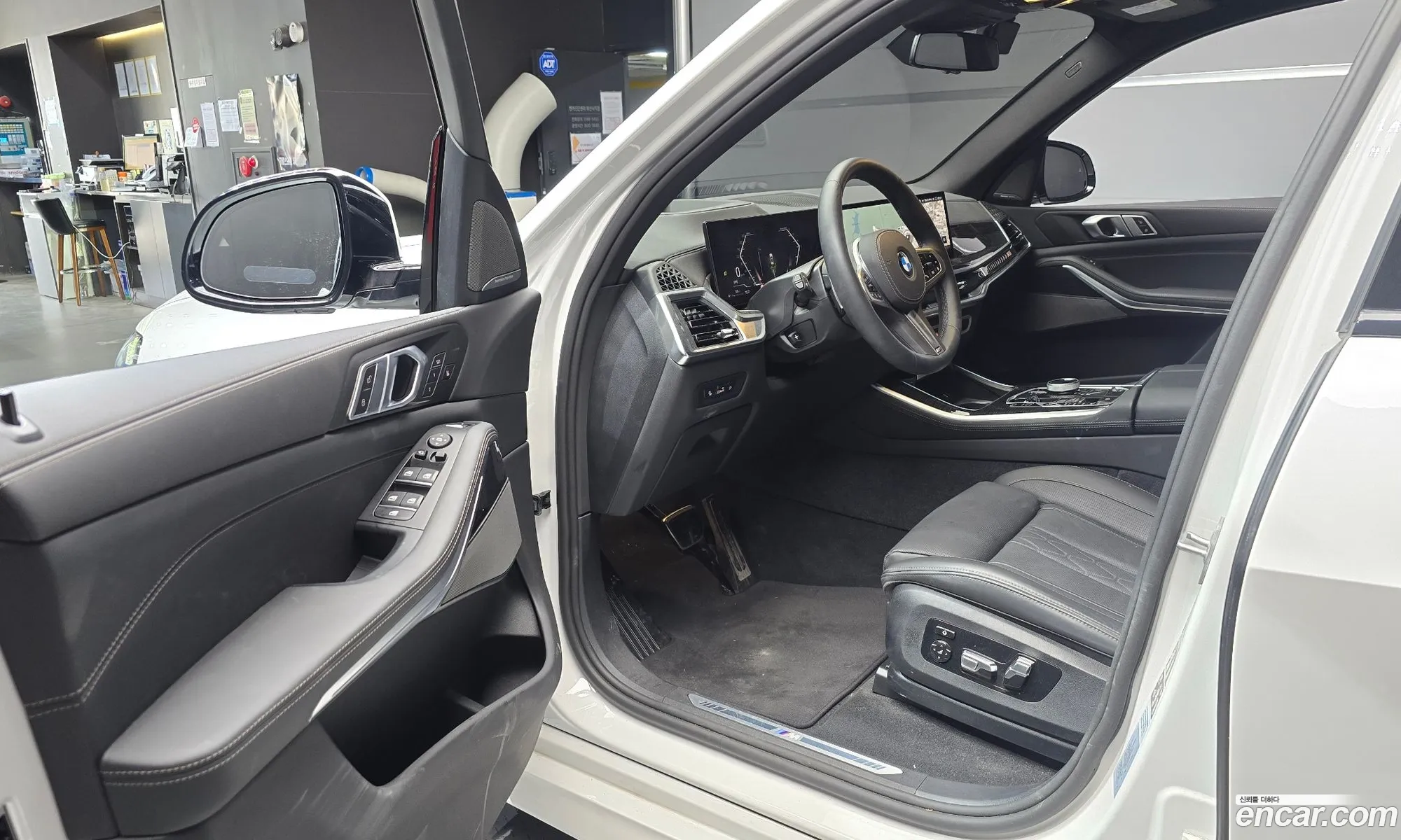 BMW X5 2025 WBA11EV06S9Z55274 — 30