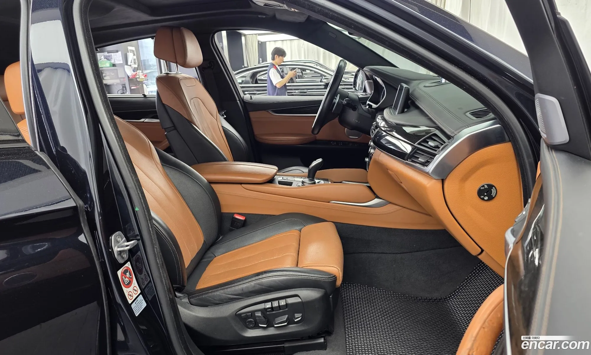 BMW X6 2017 WBAKV6107H0W36192 — 18