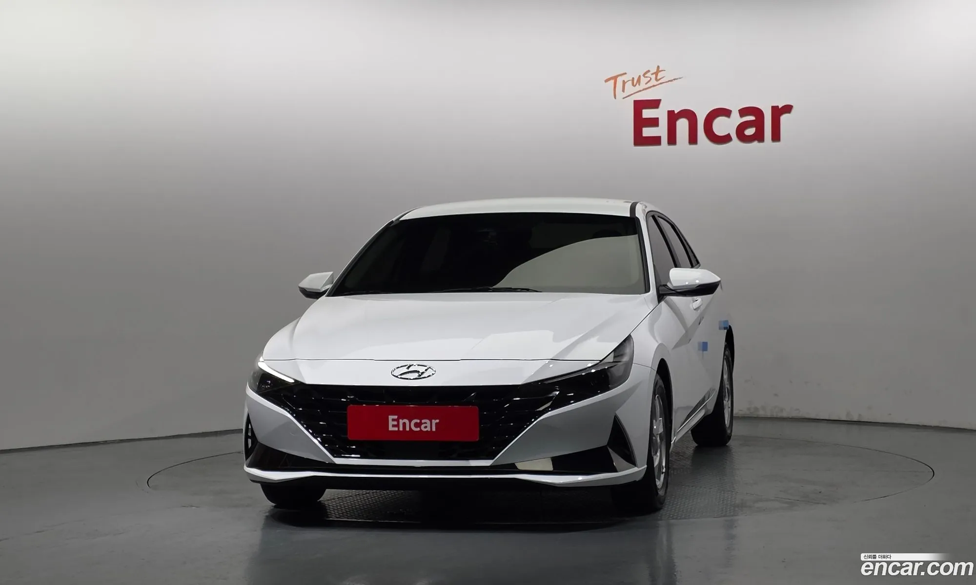 Hyundai Elantra 2022 — 17