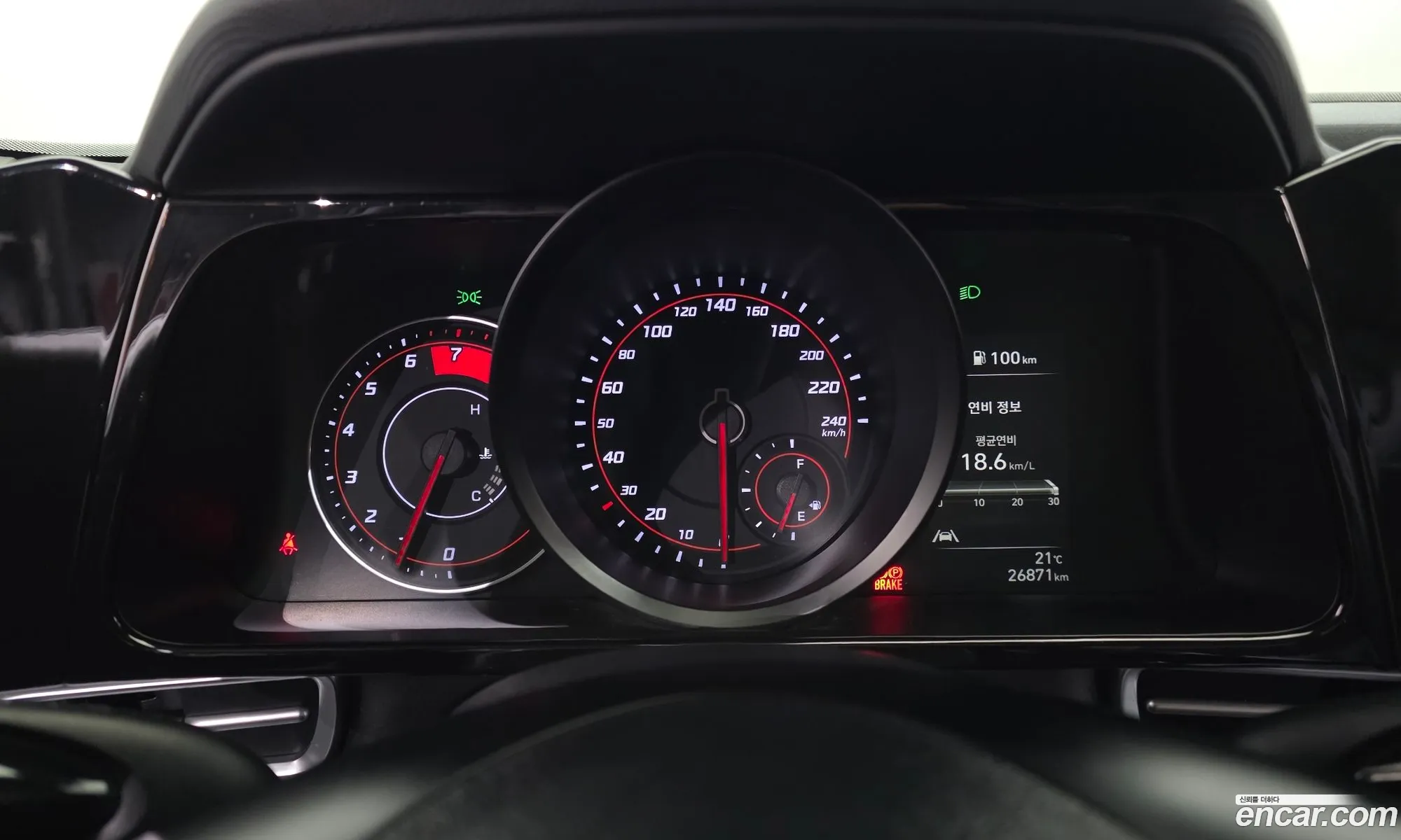 Hyundai Elantra 2022 — 18