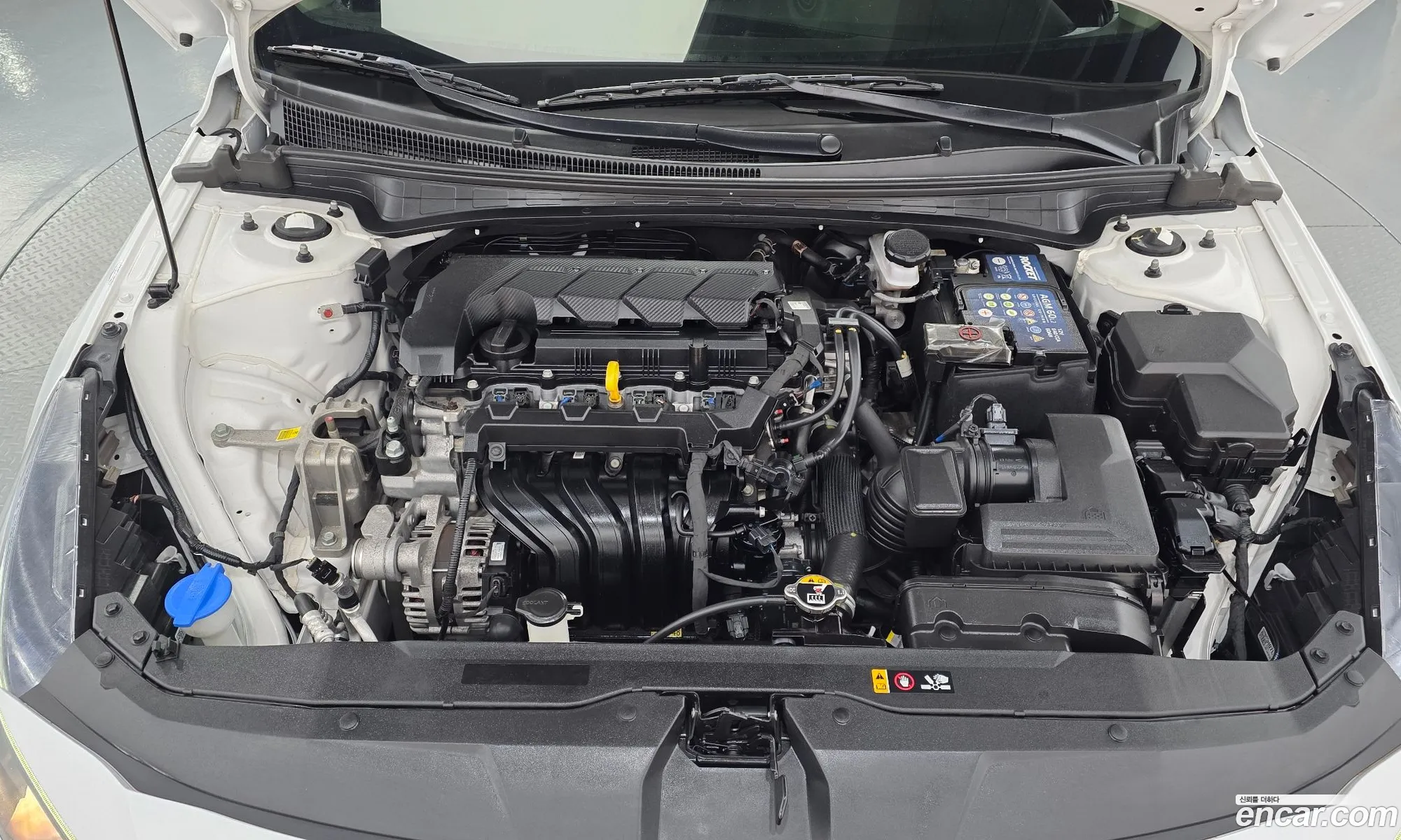 Hyundai Elantra 2022 — 5