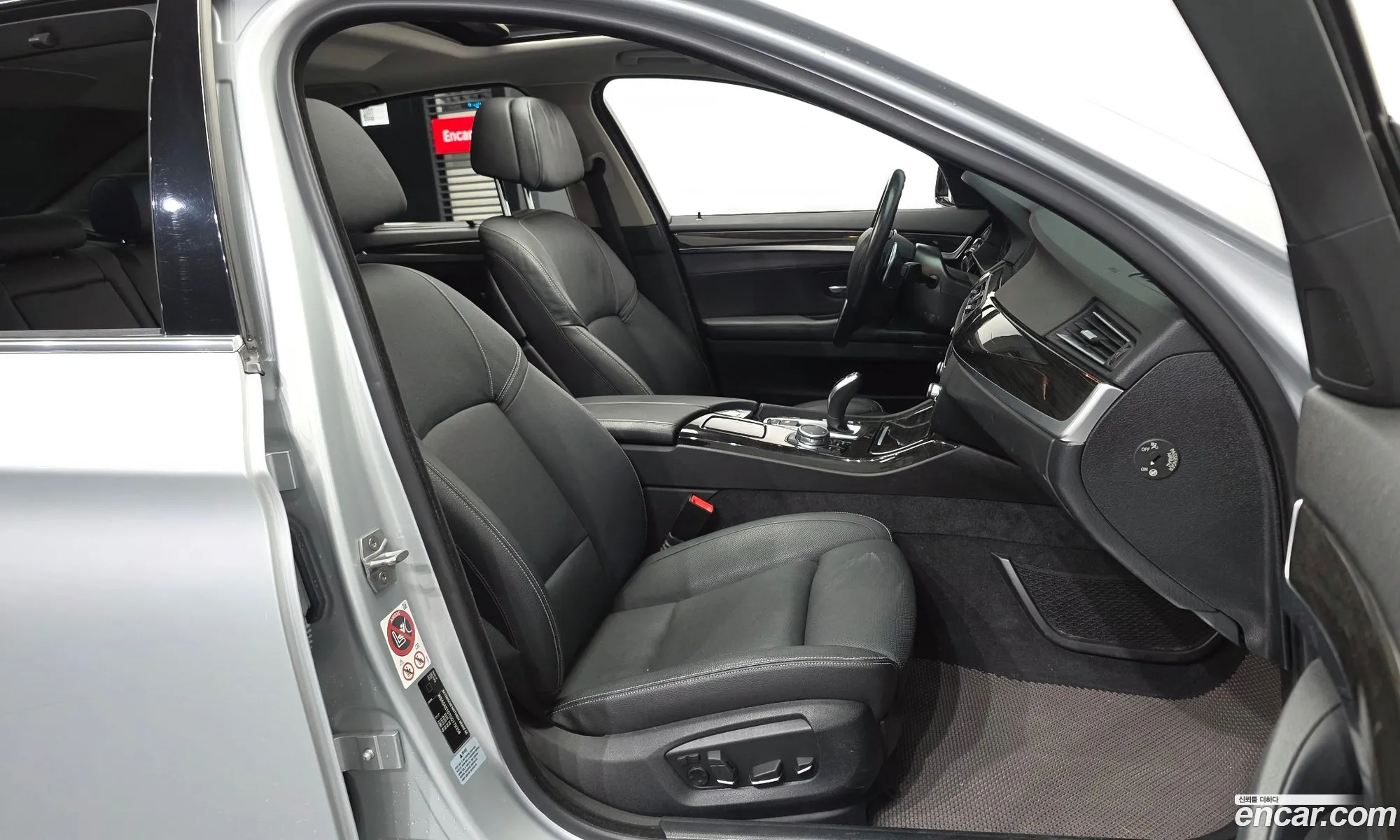 BMW 5 Series 2016 WBA5A5107GG179358 — 16