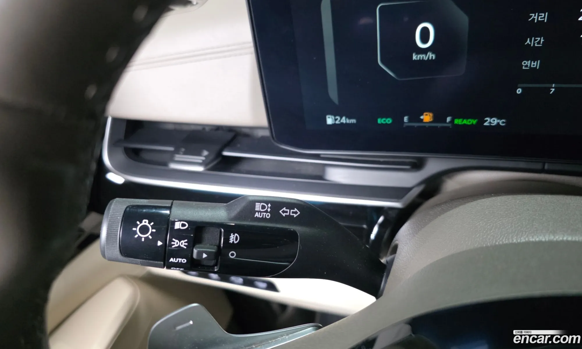 Kia Carnival 2024 — 25