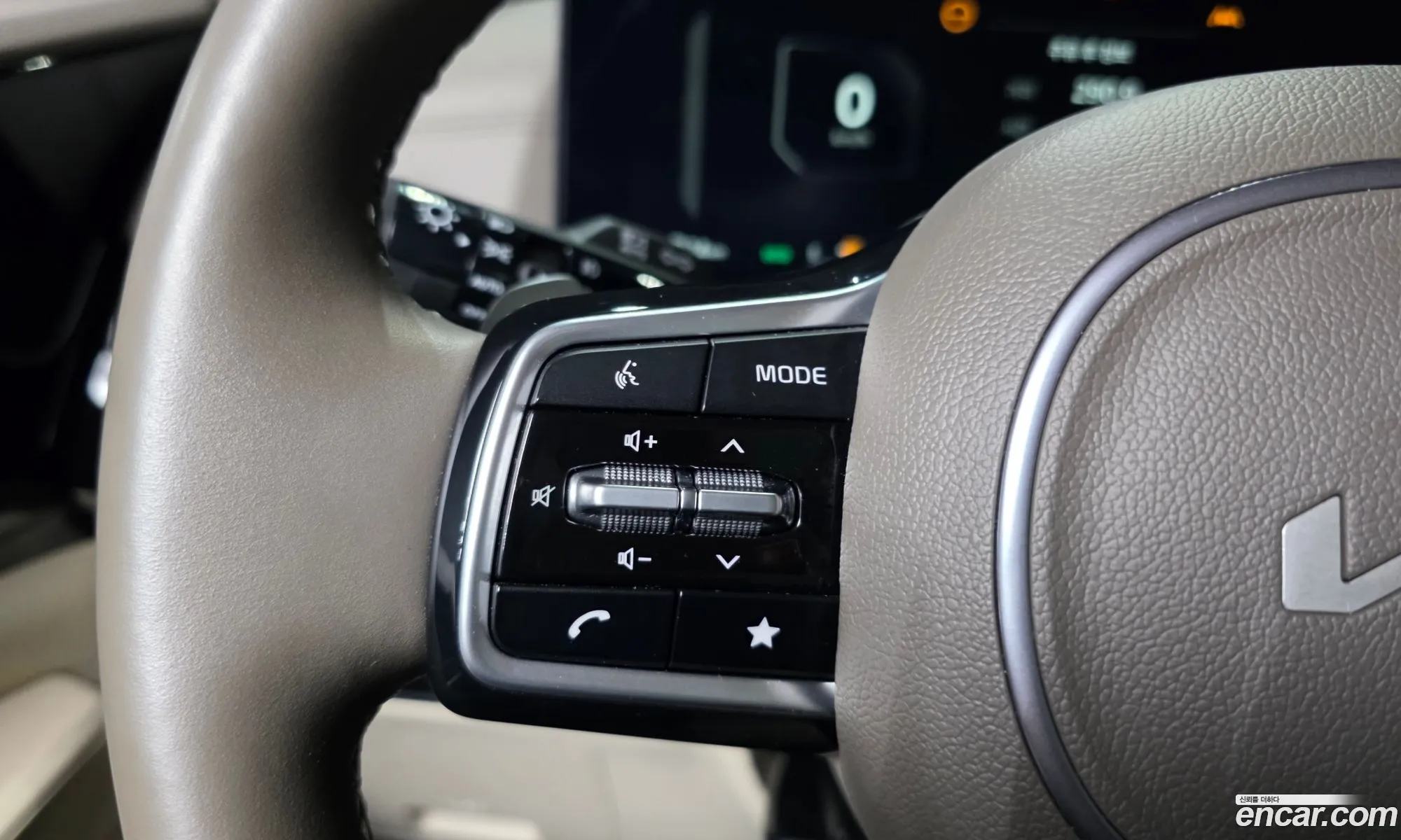 Kia Carnival 2024 — 35