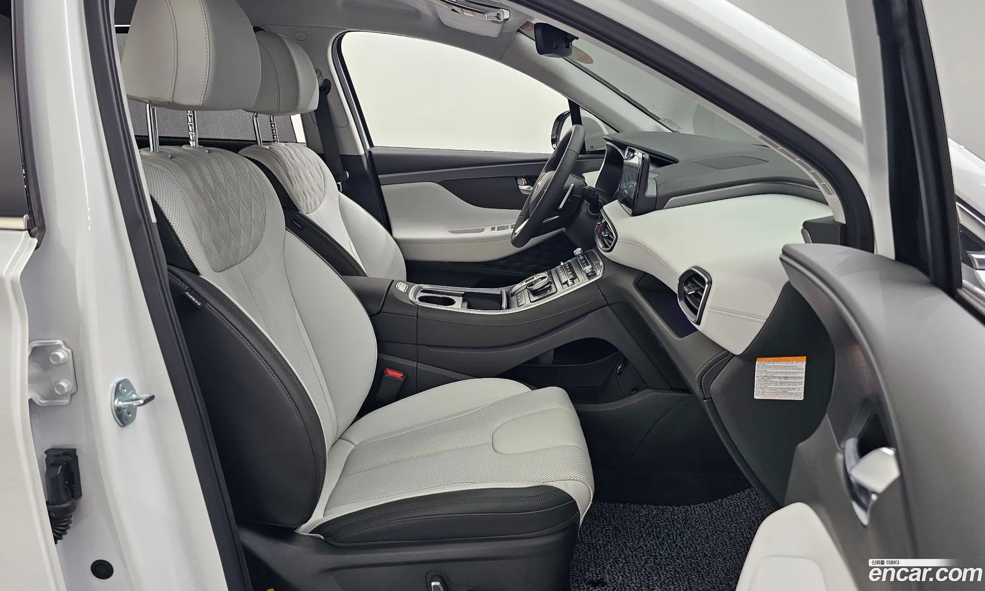 Hyundai Santa Fe 2023 — 25